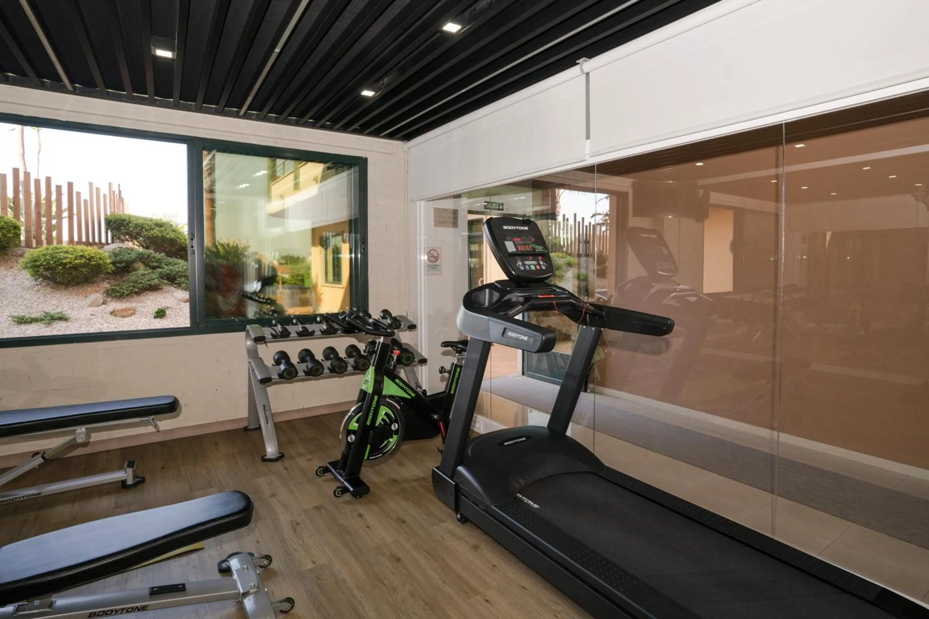 Fitness centre/facilities in Apartamentos Atlántico Resort