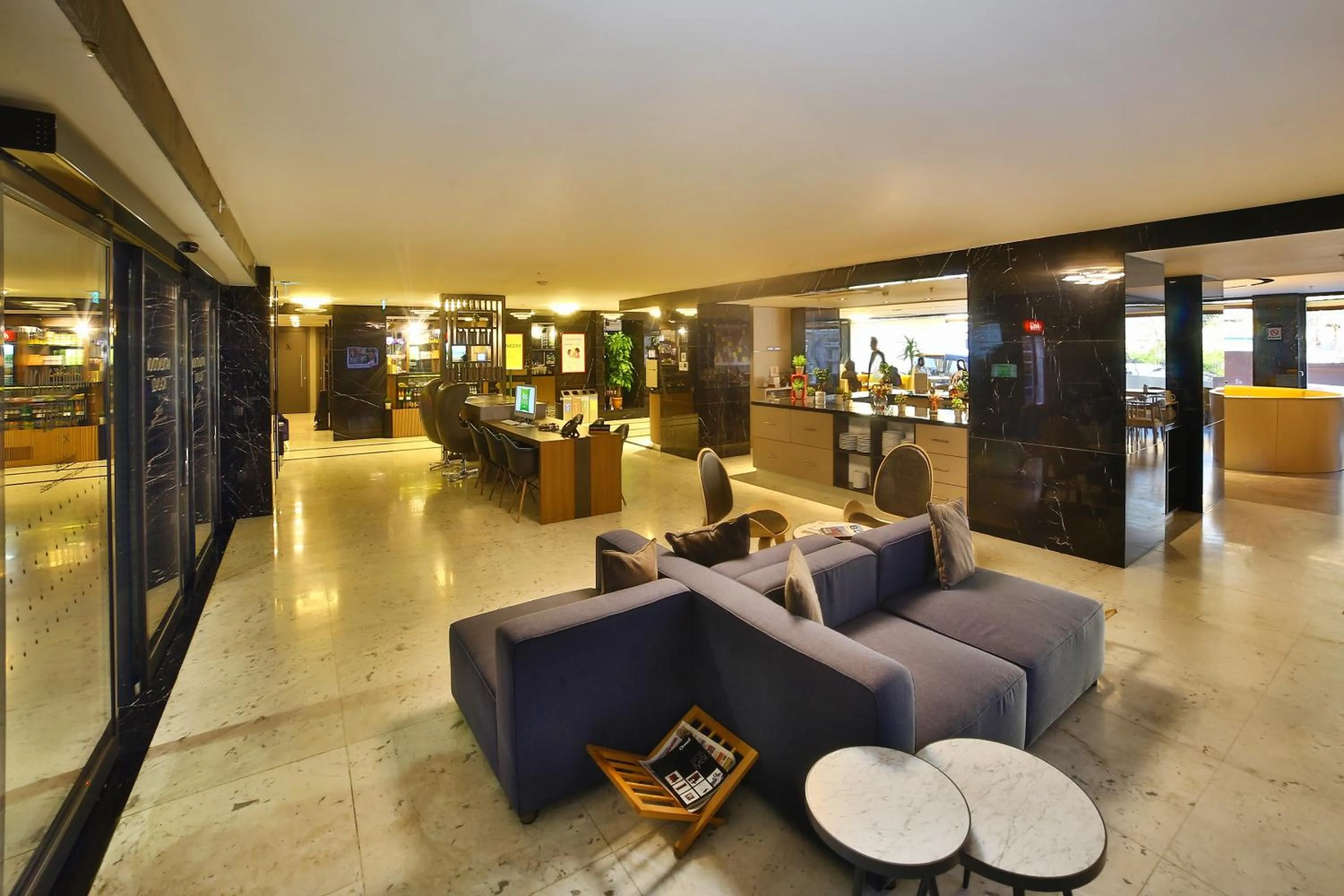 Lobby or reception in ibis Styles Istanbul Bomonti