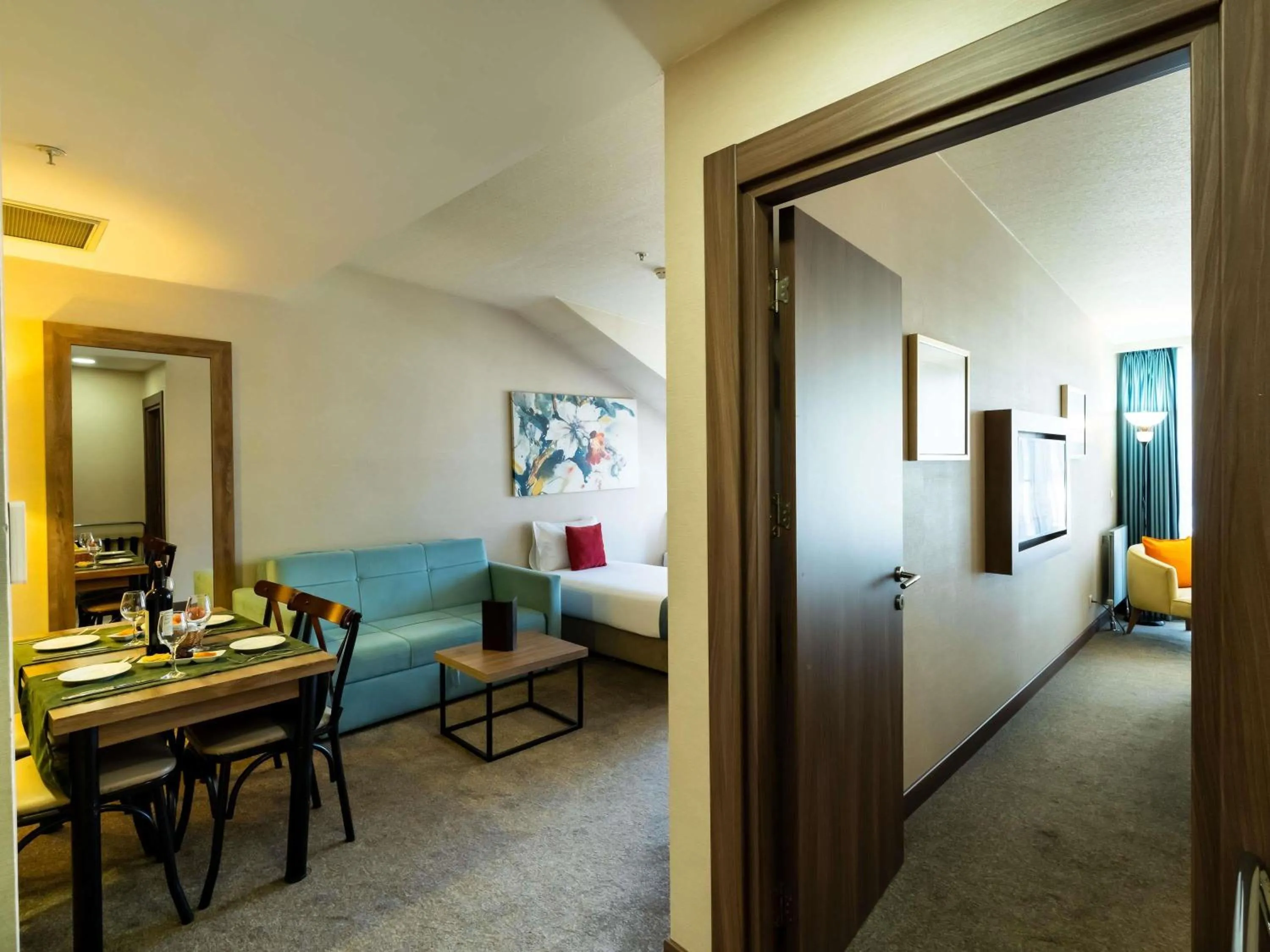 Bedroom in ibis Styles Istanbul Bomonti