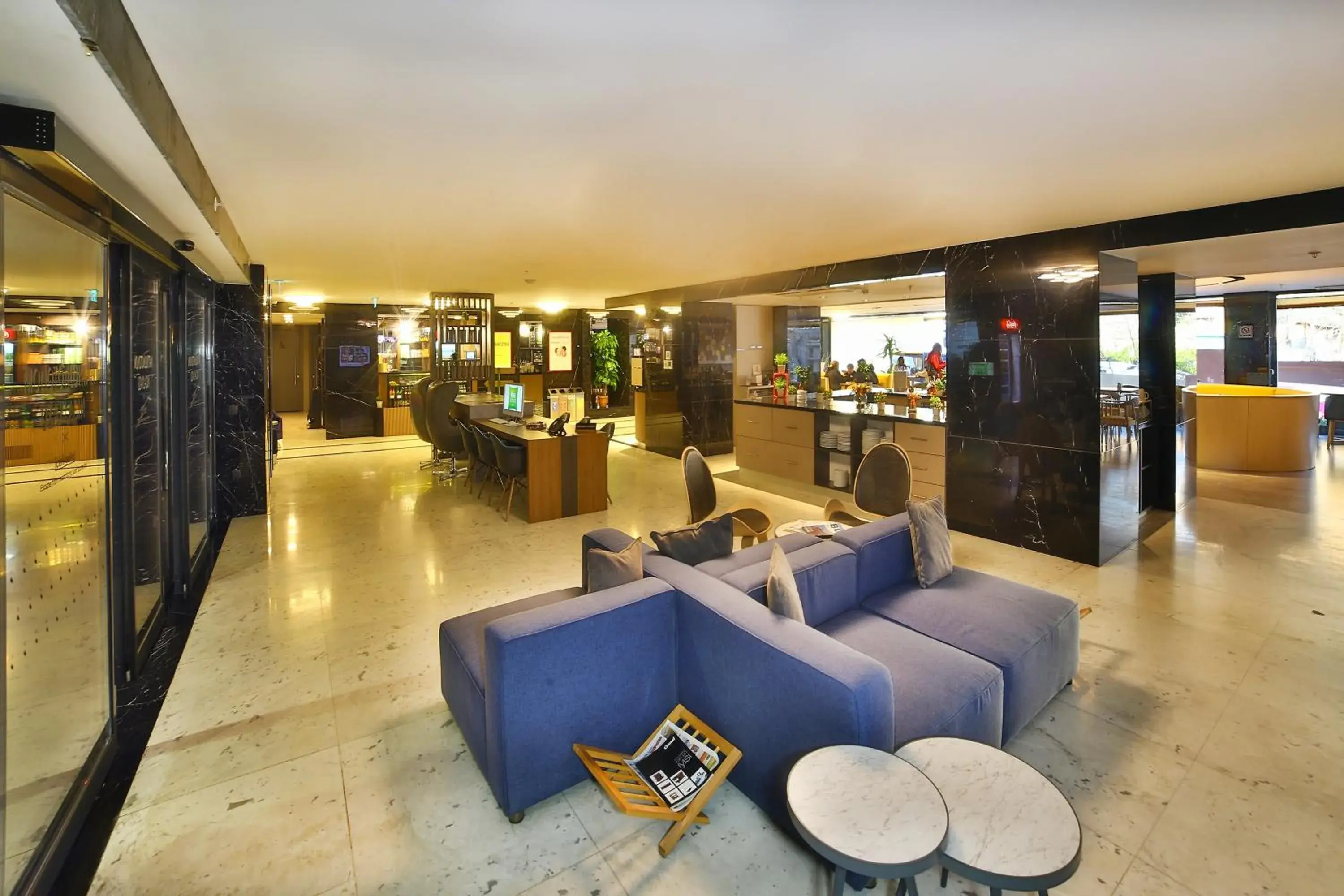 Lounge or bar in ibis Styles Istanbul Bomonti Lounge or bar in ibis Styles Istanbul Bomonti