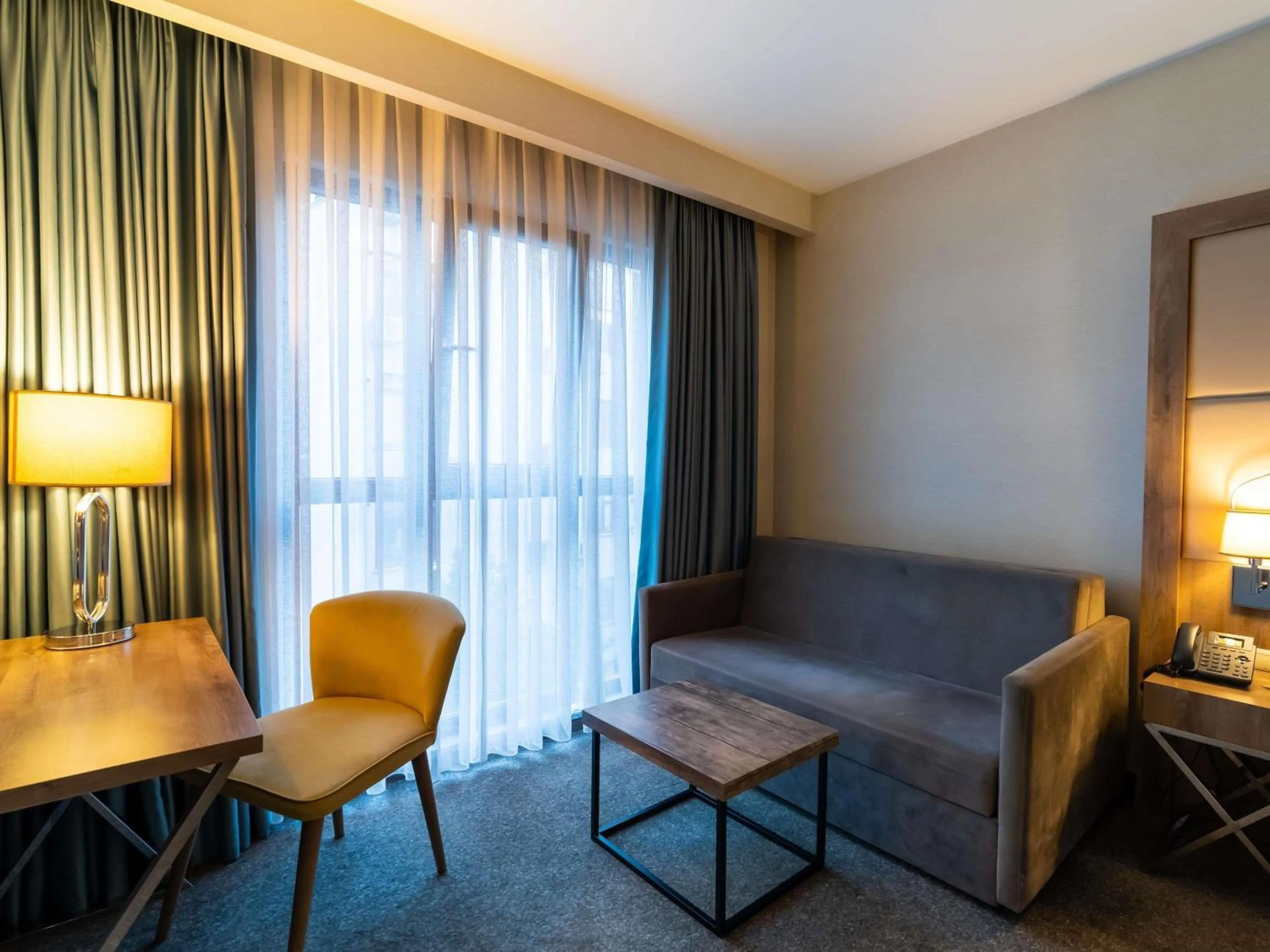 Bedroom in ibis Styles Istanbul Bomonti