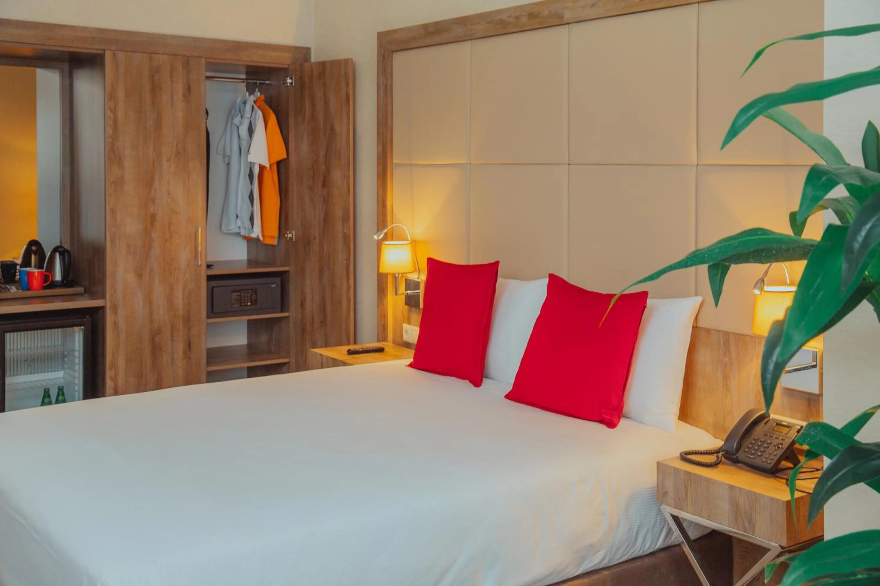 Photo of the whole room, Bed in ibis Styles Istanbul Bomonti