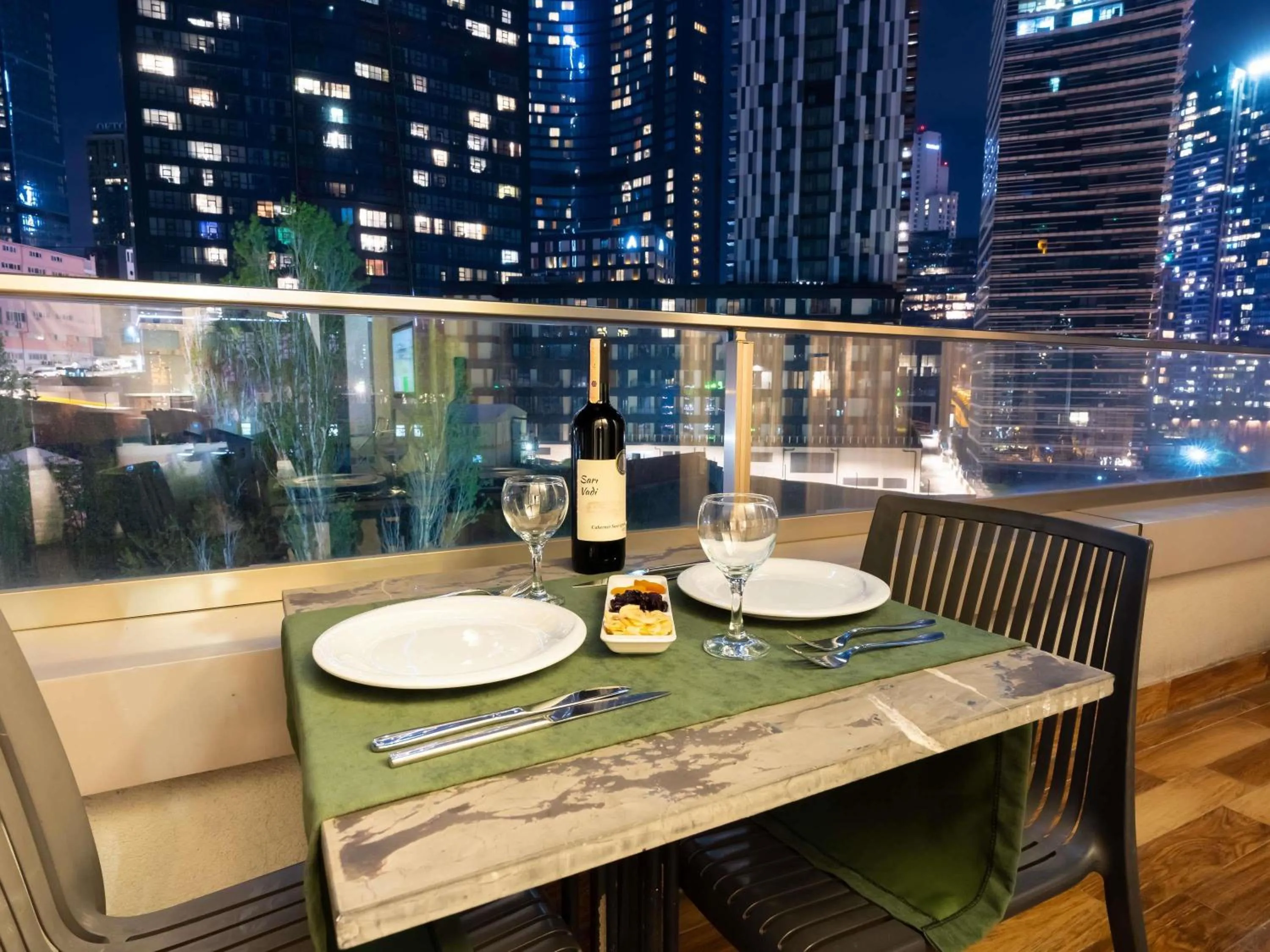 Bedroom in ibis Styles Istanbul Bomonti