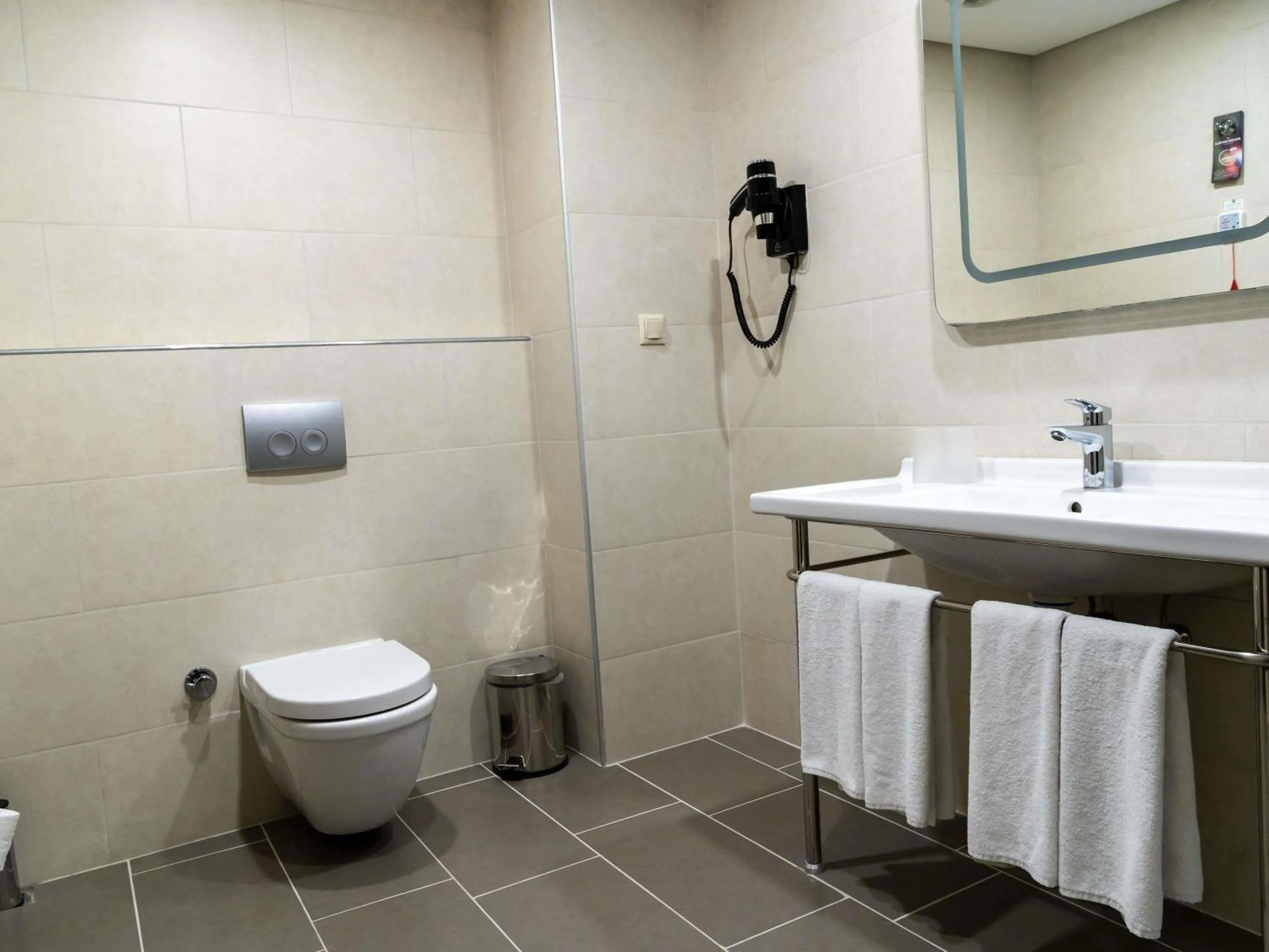 Bedroom in ibis Styles Istanbul Bomonti