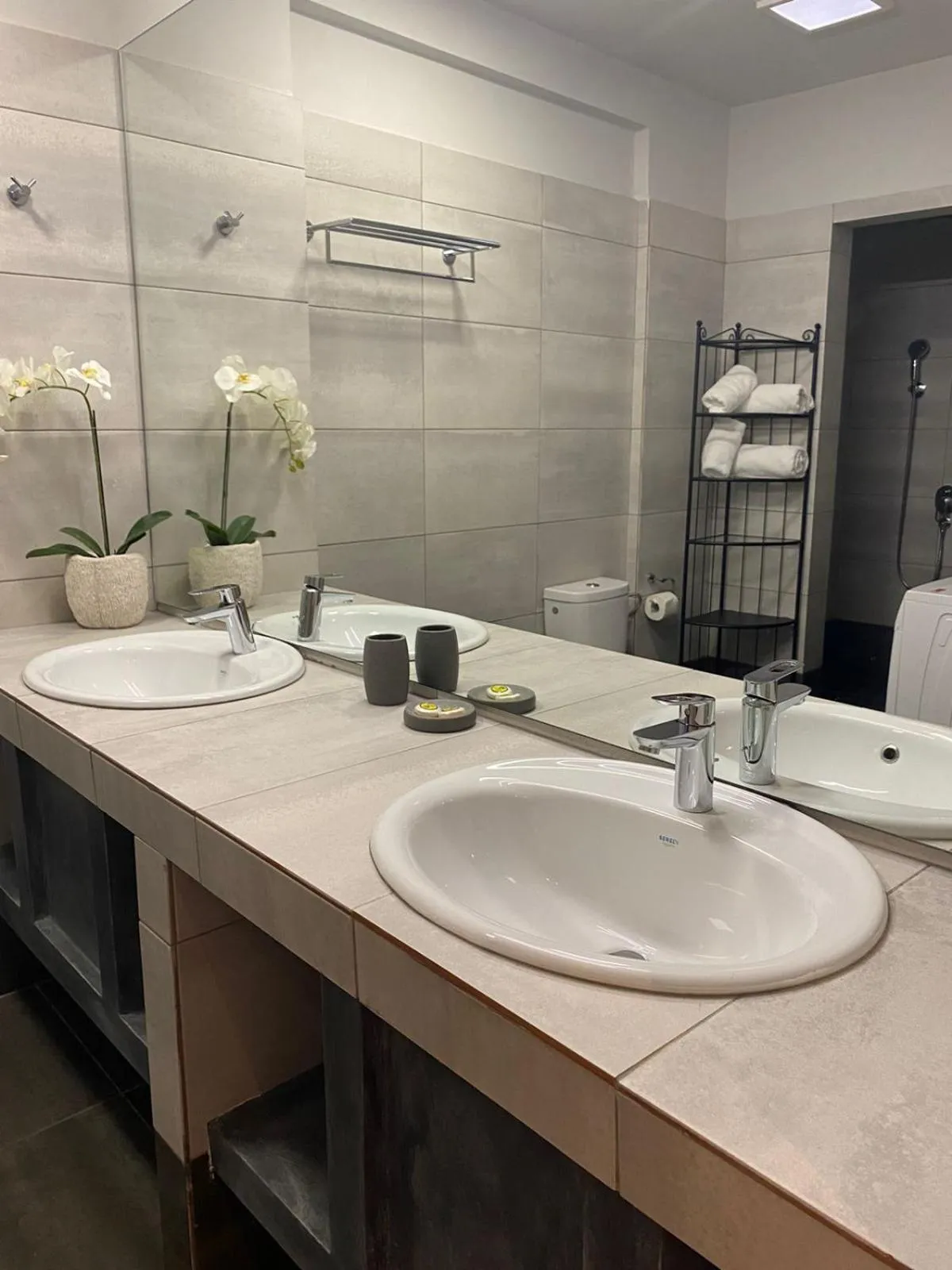 Bathroom in Connect Studios & Apartments