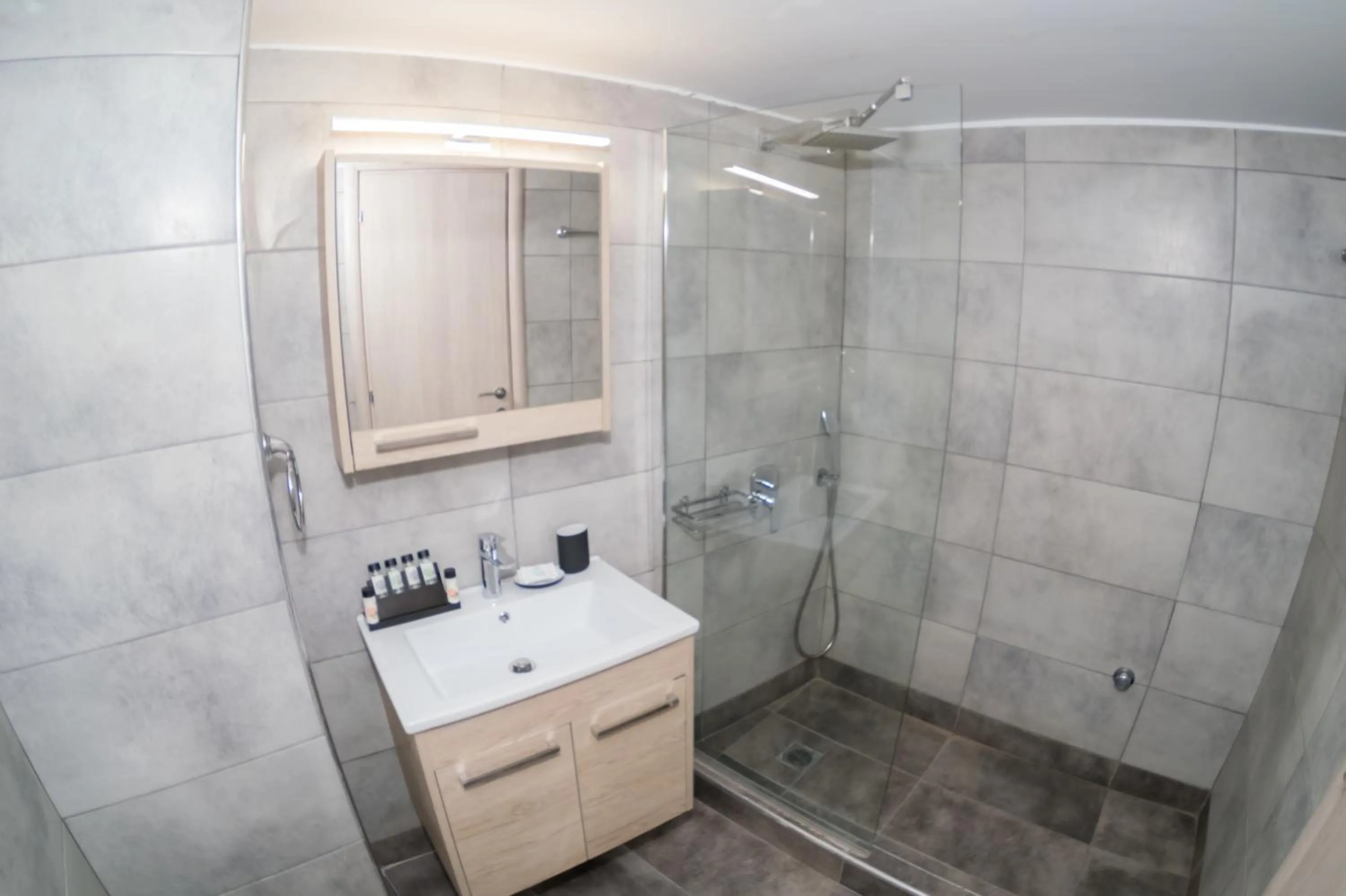 Shower in Connect Studios & Apartments