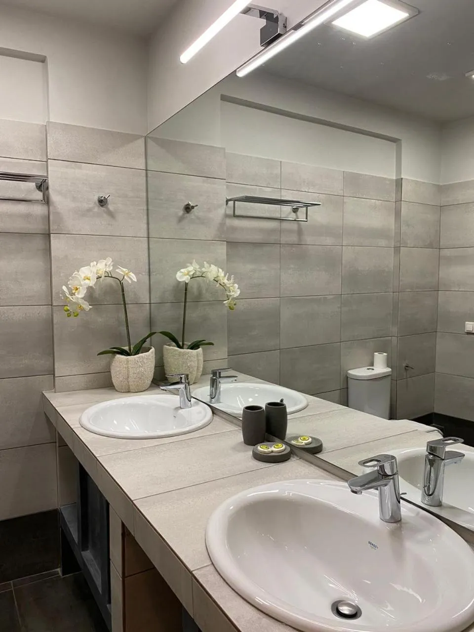 Bathroom in Connect Studios & Apartments