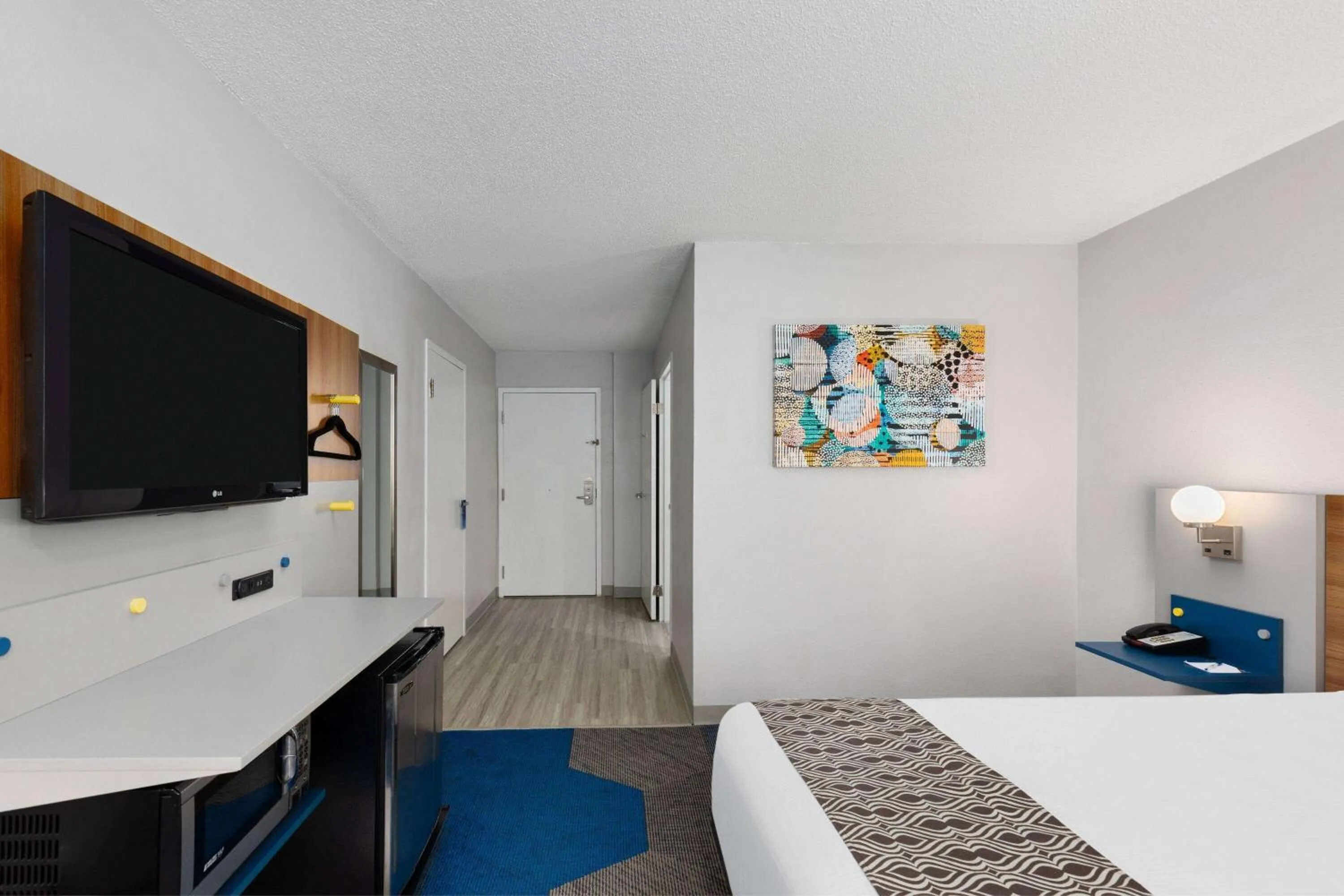 Photo of the whole room, Bed in Microtel Inn Bowling Green