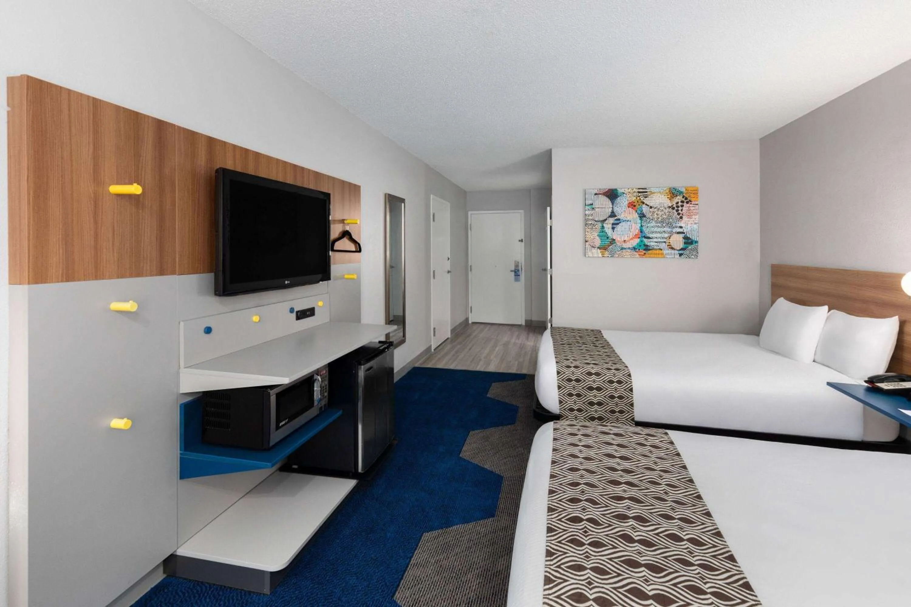 Photo of the whole room, Bed in Microtel Inn Bowling Green