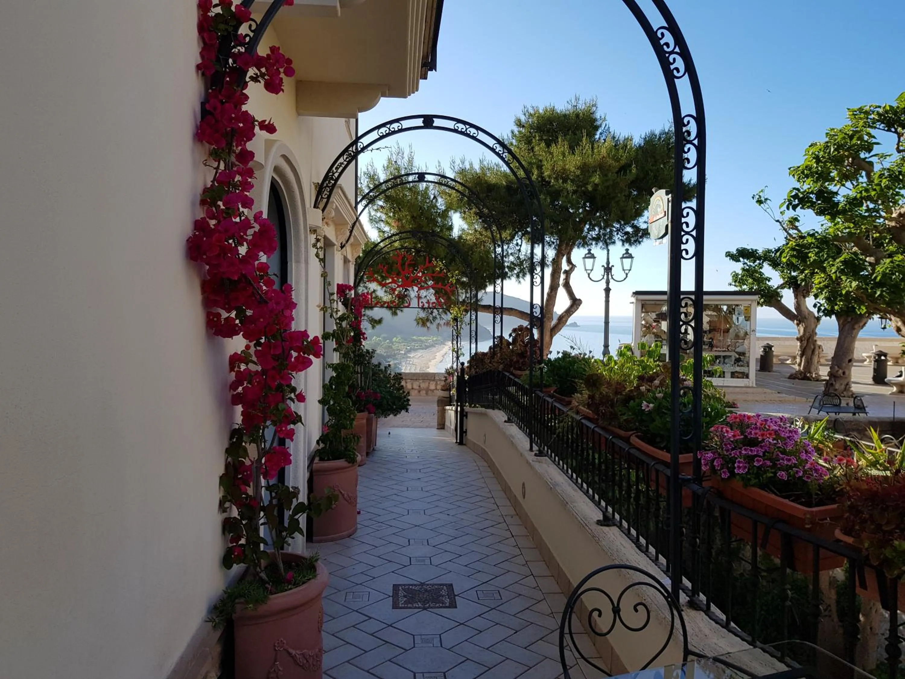 Facade/entrance in Hotel Corallo Sperlonga