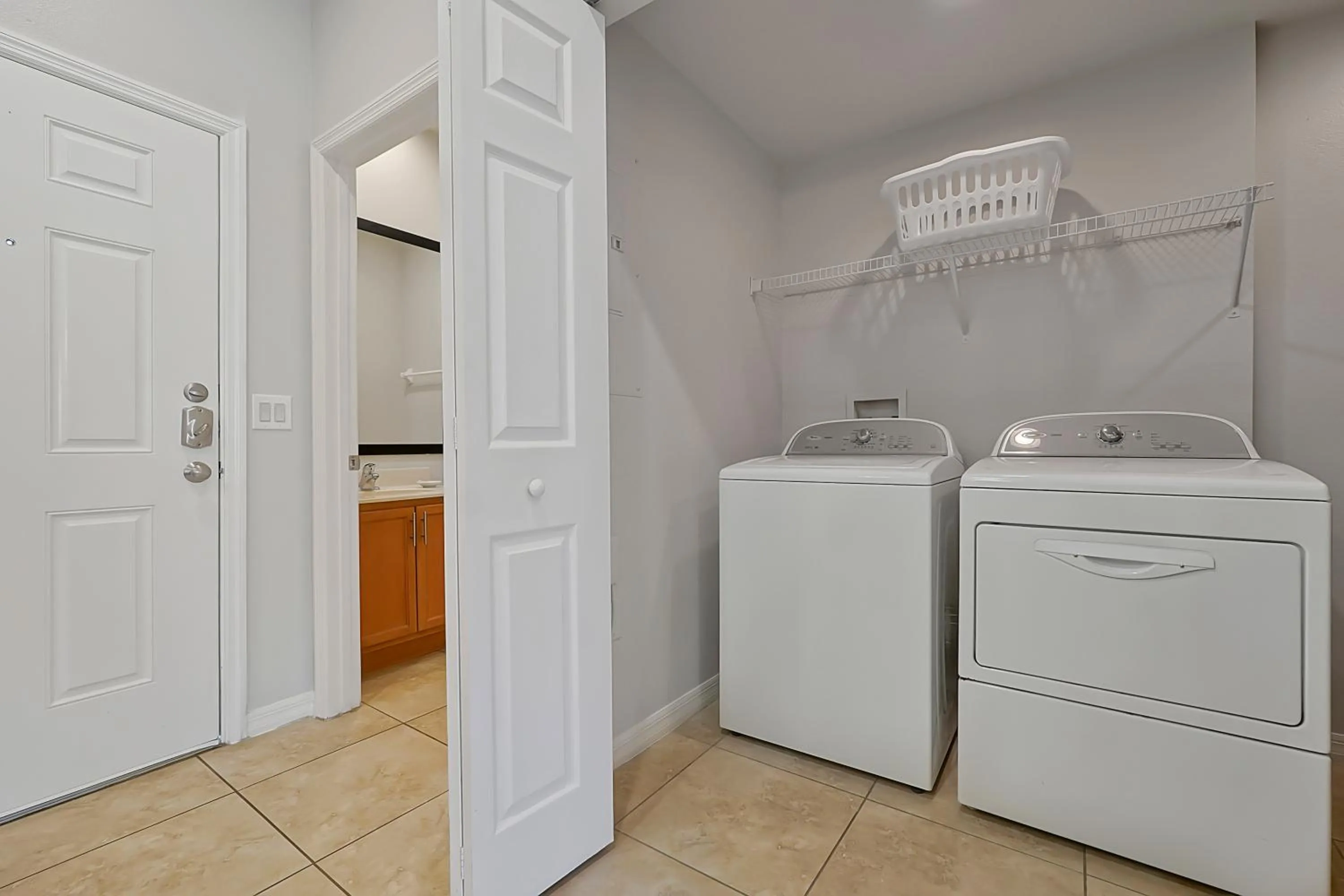 laundry in Encantada Resort Vacation Townhomes by IDILIQ