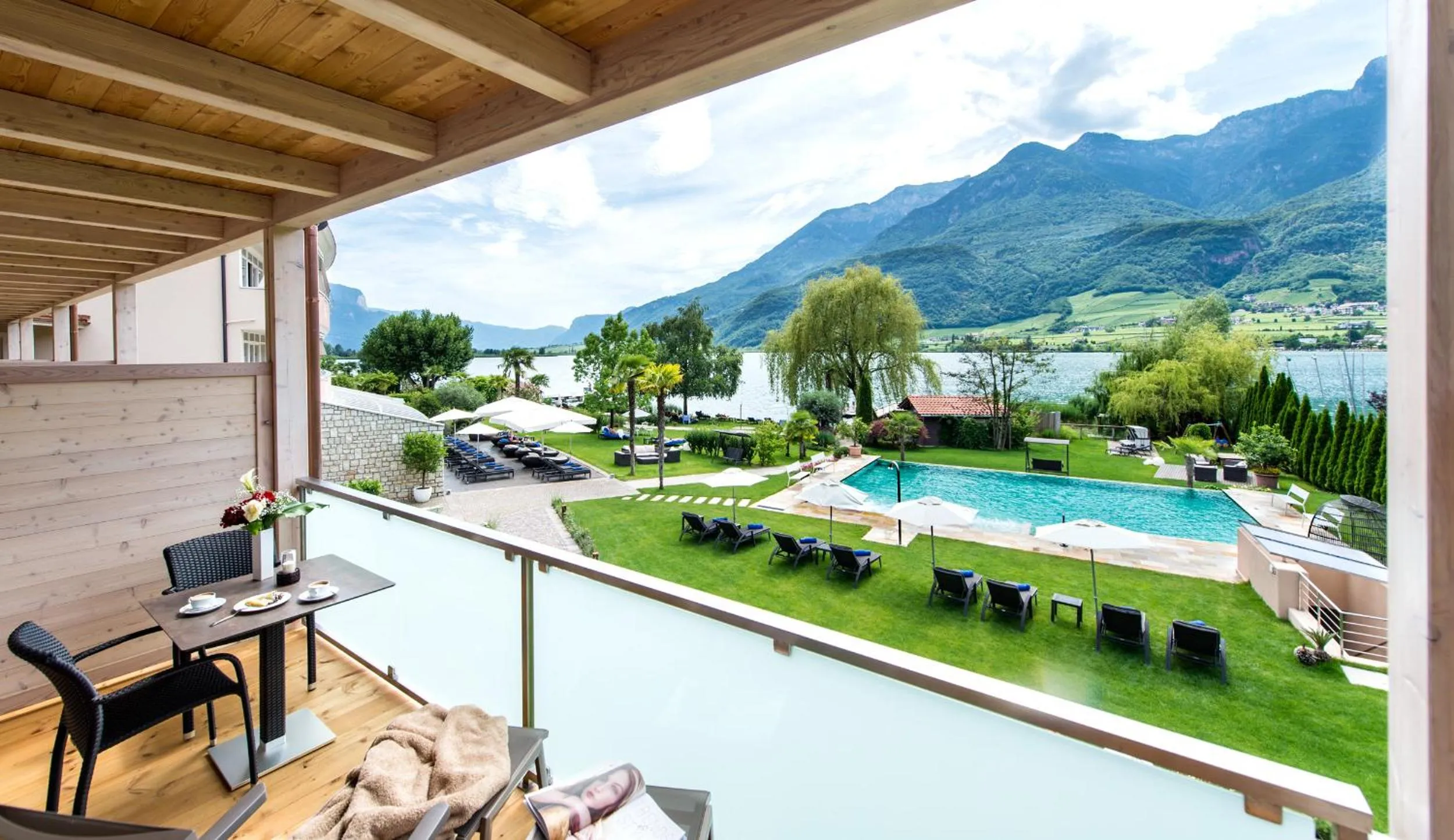 Garden view in Parc Hotel Am See