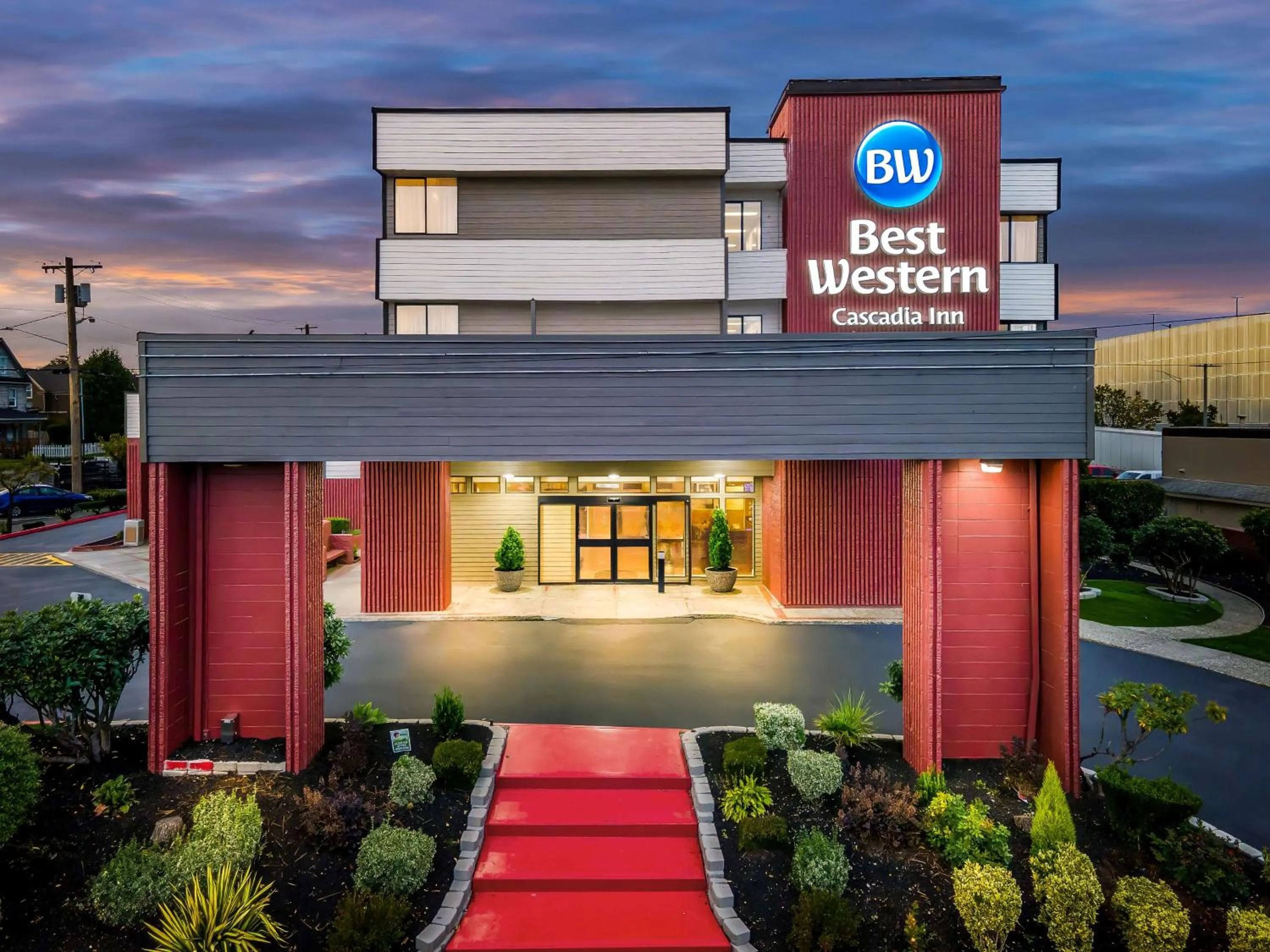 Property building in Best Western Cascadia Inn