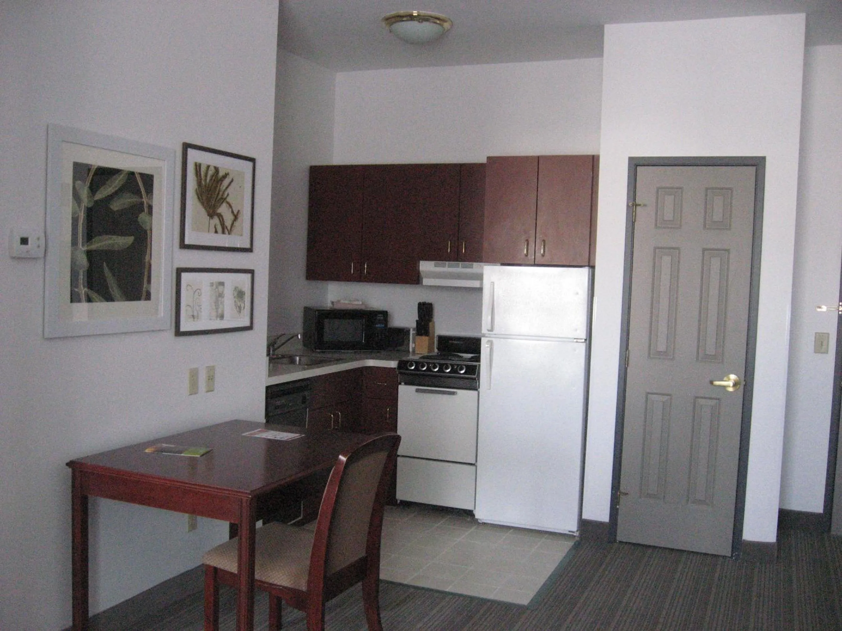 Kitchen or kitchenette in Country Inn & Suites by Radisson, Wausau, WI