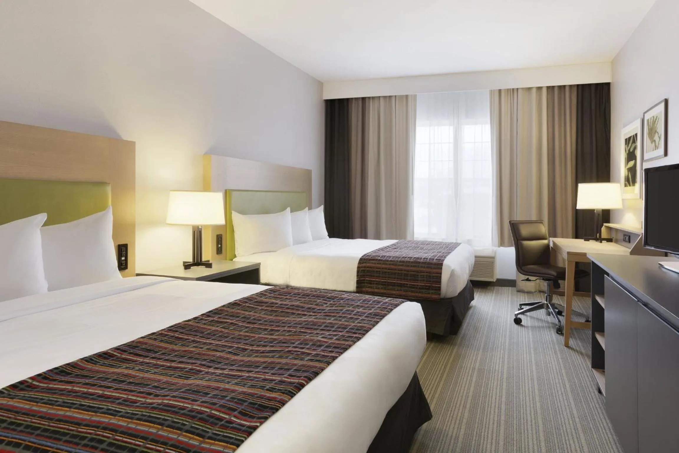 Photo of the whole room, Bed in Country Inn & Suites by Radisson, Wausau, WI