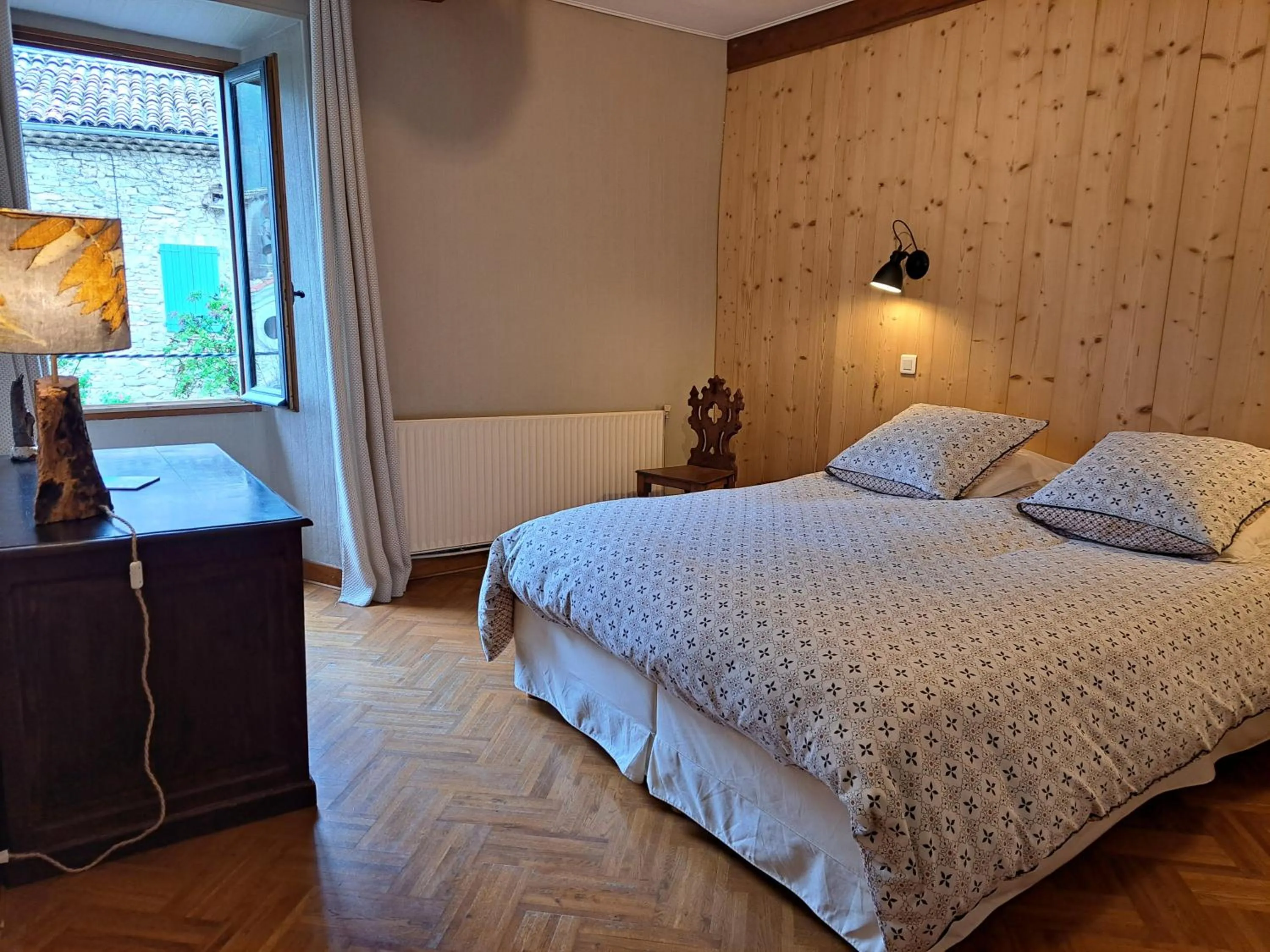 Photo of the whole room in Le Sareymond