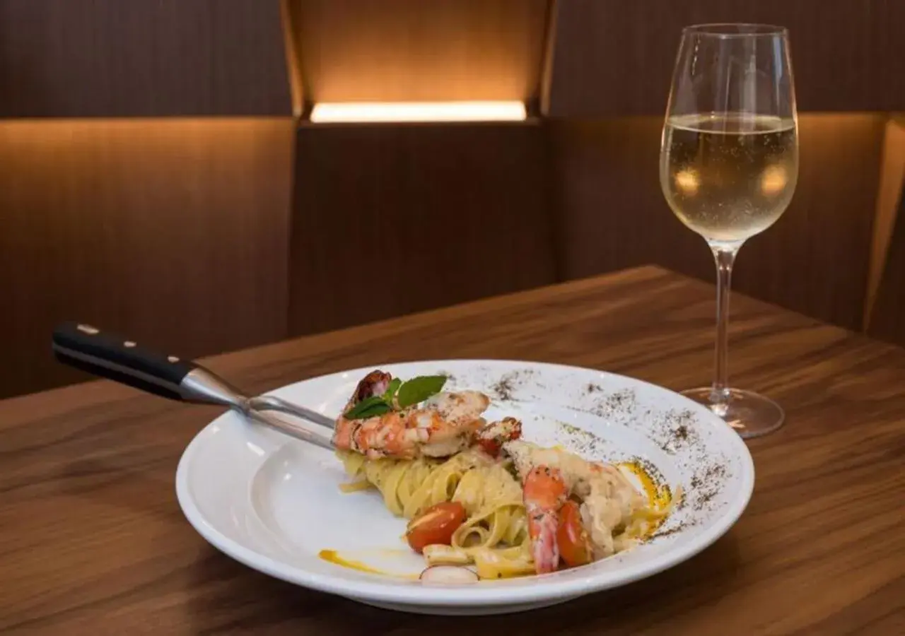 Restaurant/places to eat in The Envoy Hotel Abuja Restaurant/places to eat in The Envoy Hotel Abuja