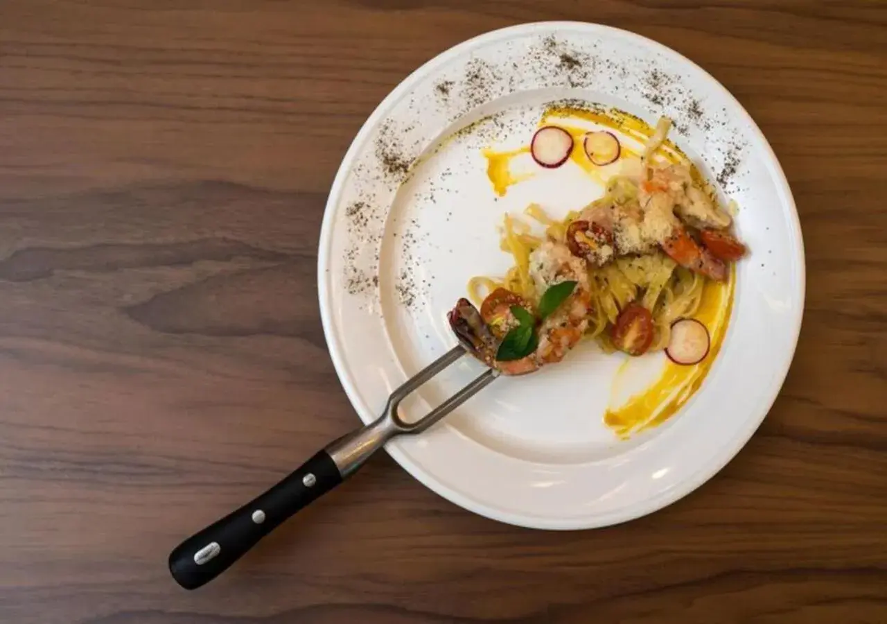 Restaurant/places to eat in The Envoy Hotel Abuja Restaurant/places to eat in The Envoy Hotel Abuja