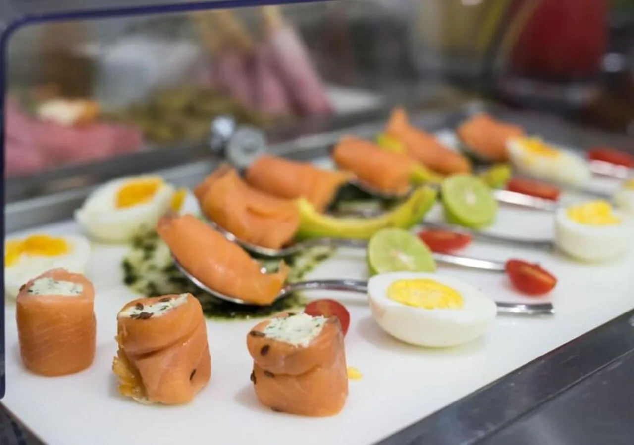 Restaurant/places to eat in The Envoy Hotel Abuja