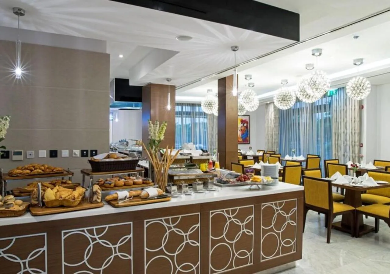 Restaurant/places to eat in The Envoy Hotel Abuja