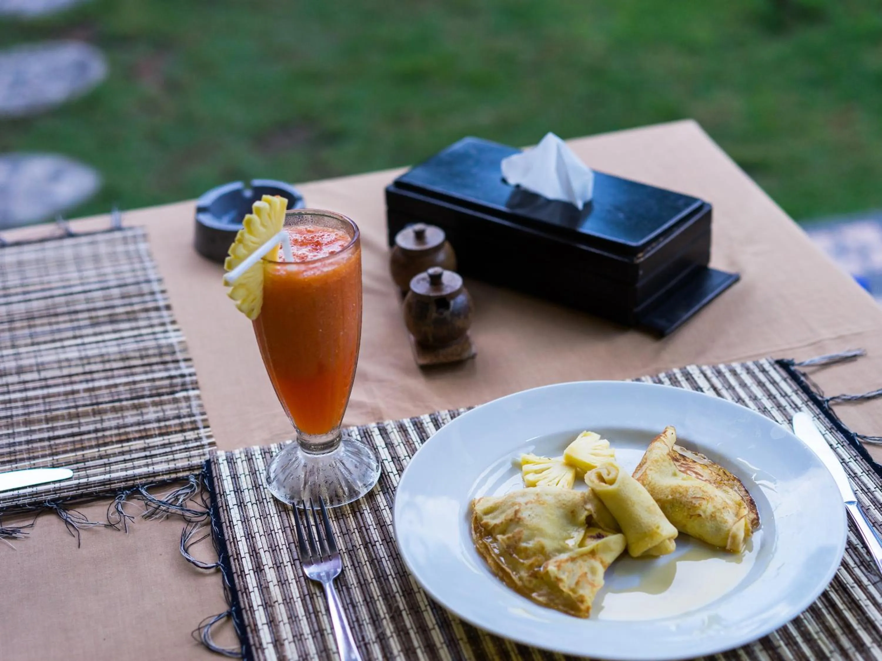 Food and drinks in Song Lambung Beach Huts