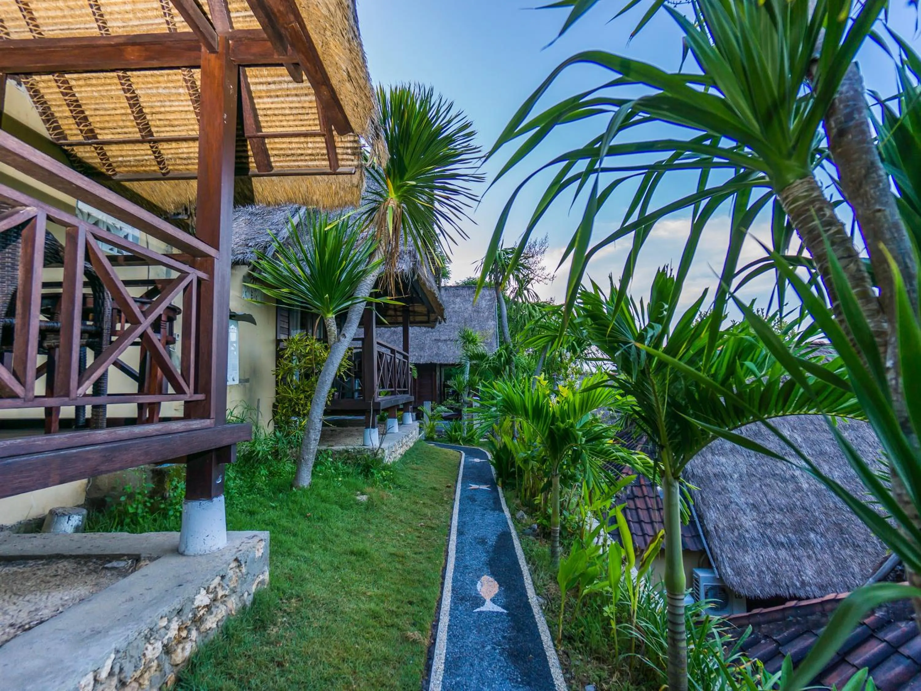 Garden view in Song Lambung Beach Huts
