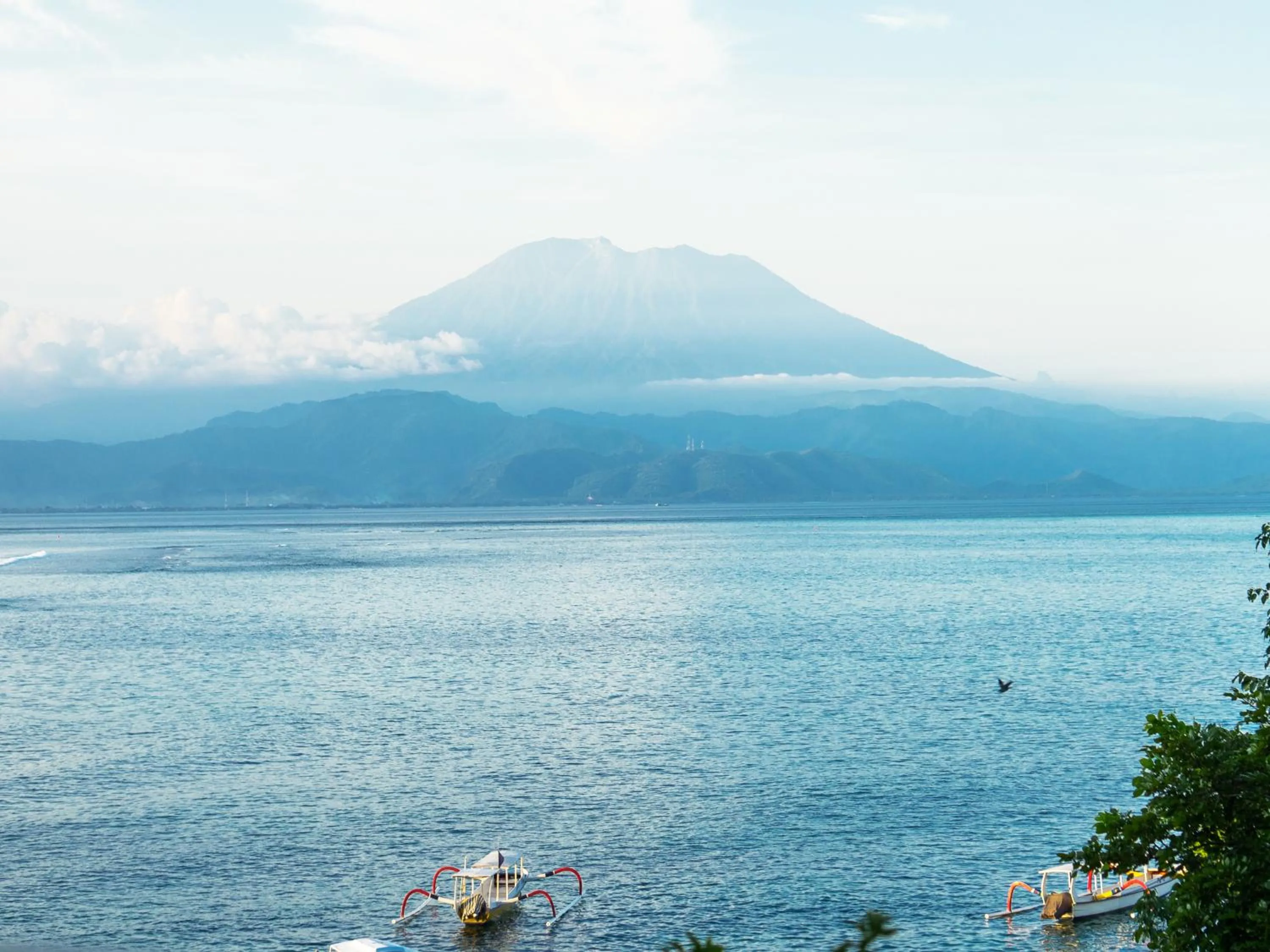Mountain view in Song Lambung Beach Huts