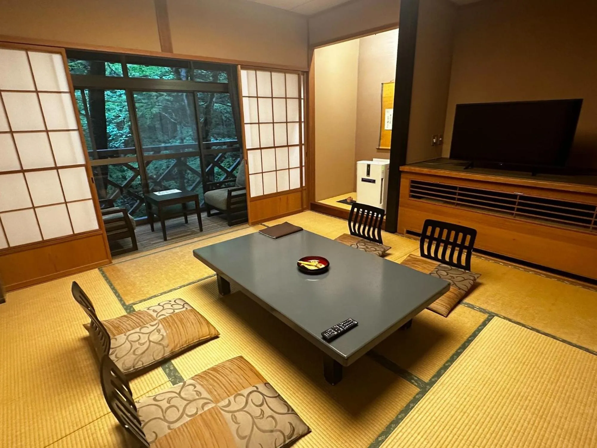 Photo of the whole room in Hana to Hana