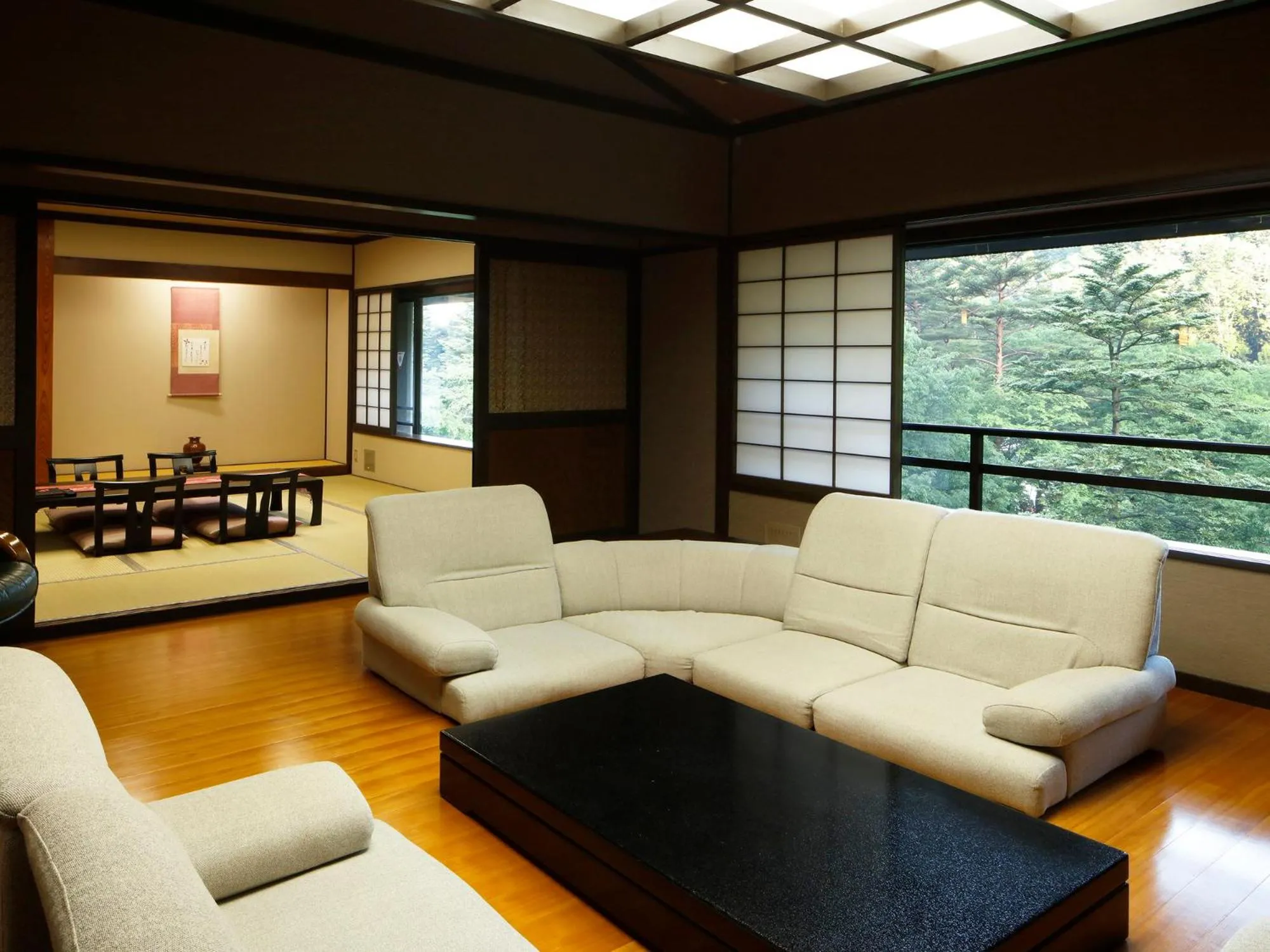 Photo of the whole room in Hana to Hana