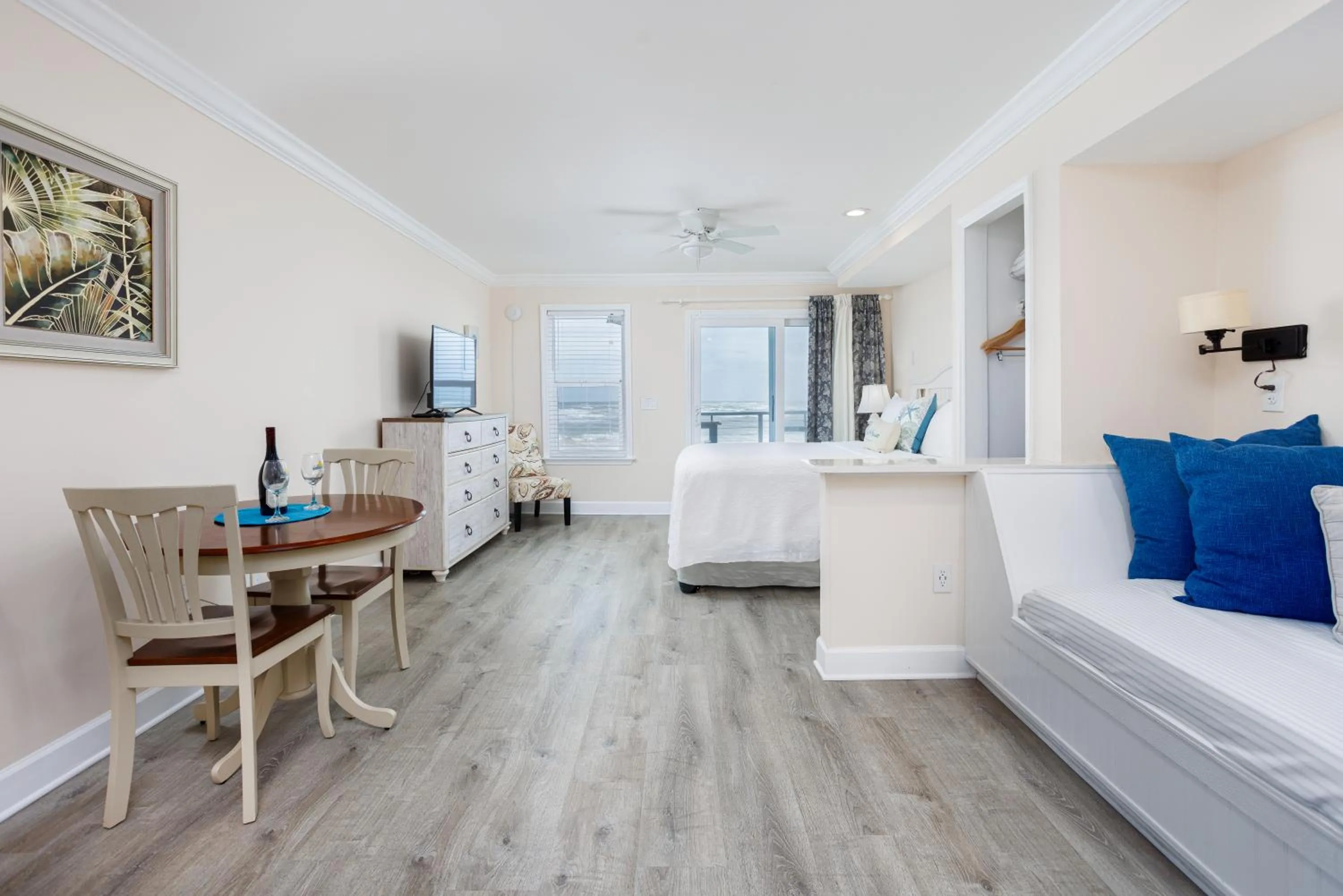 Photo of the whole room, Bed in The Saint Augustine Beach House