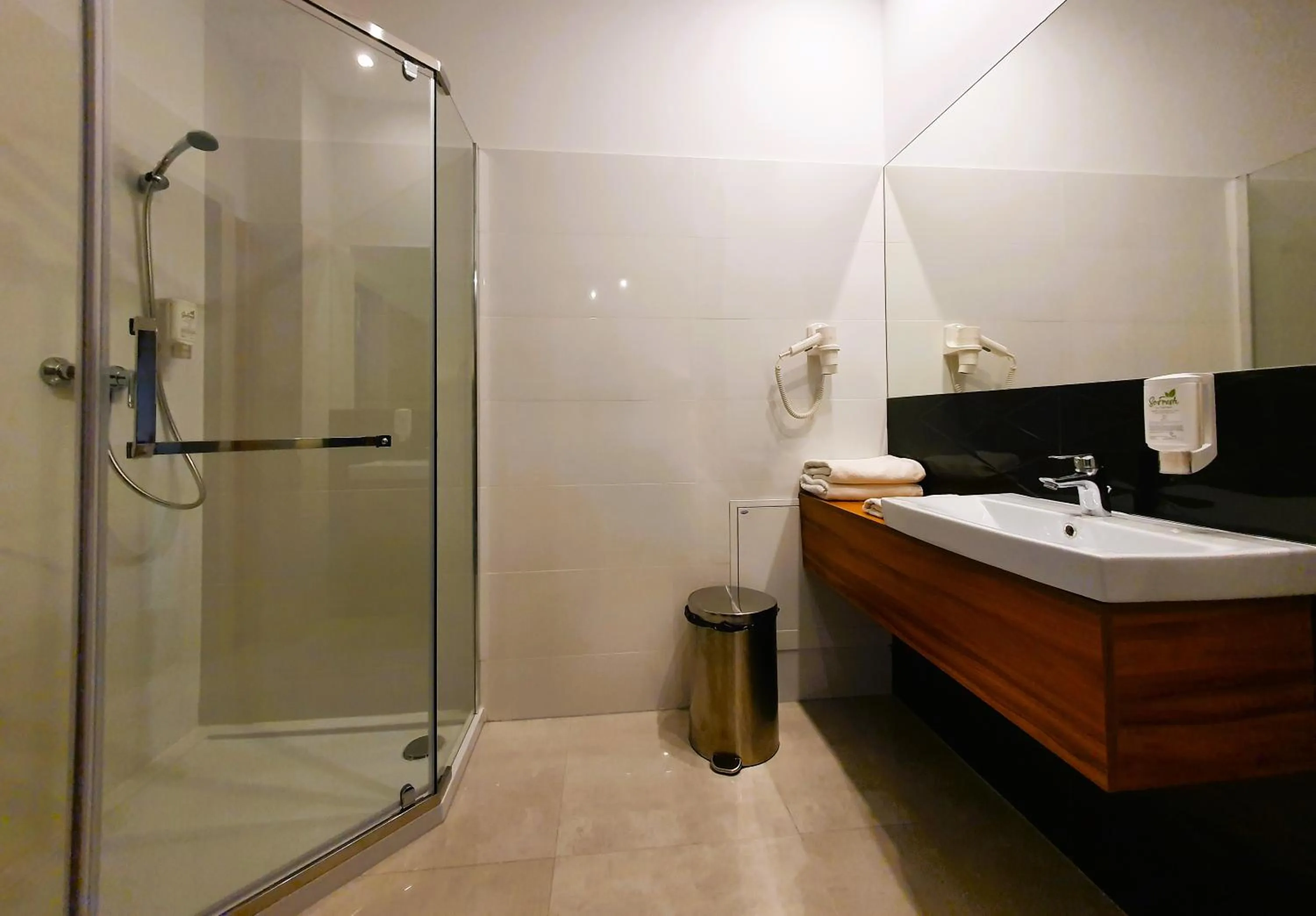 Bathroom in Green Garden Hotel