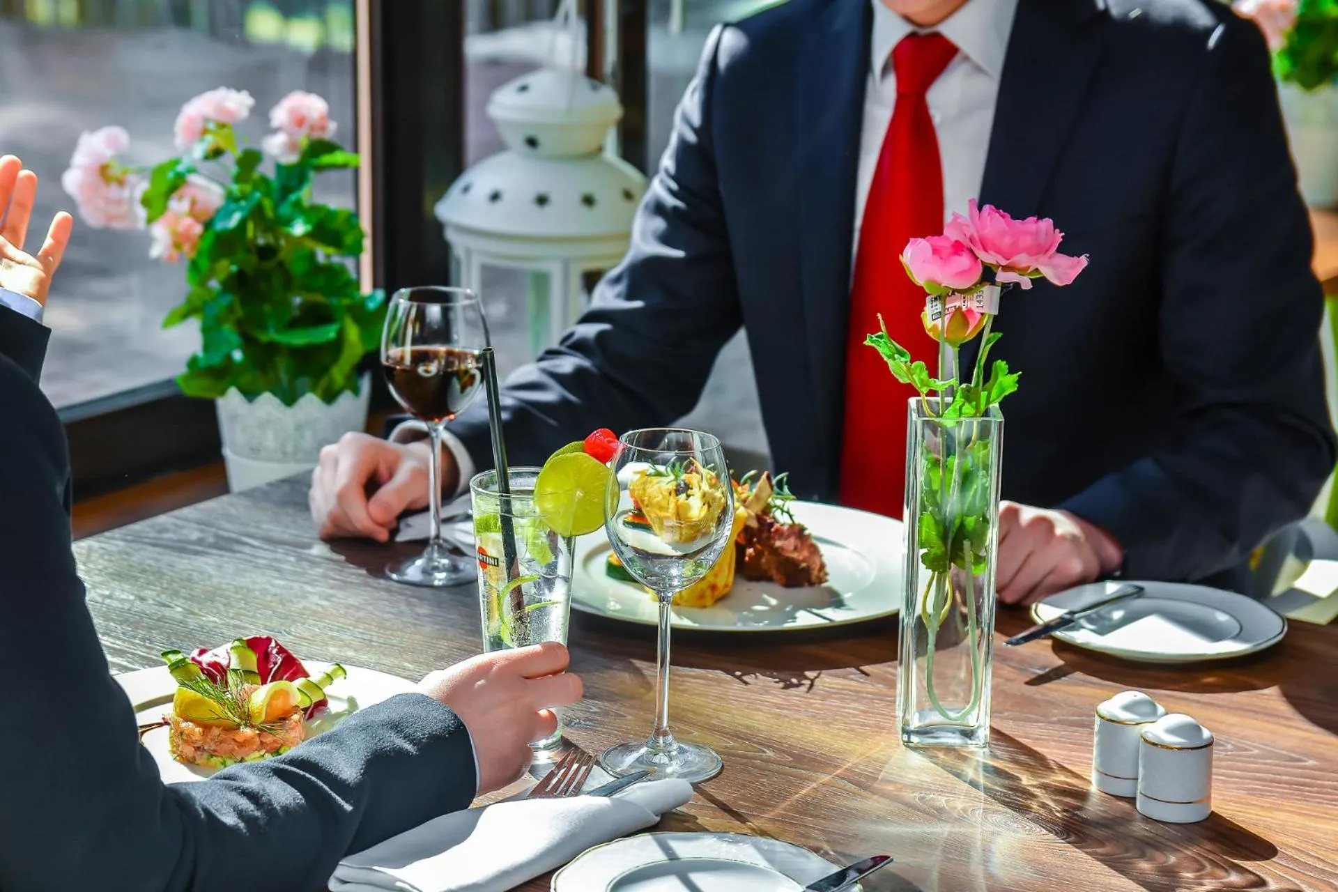 Food and drinks in Green Garden Hotel