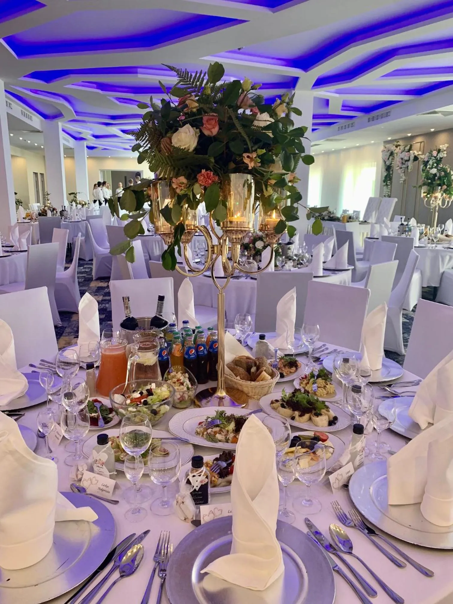 Restaurant/places to eat in Green Garden Hotel