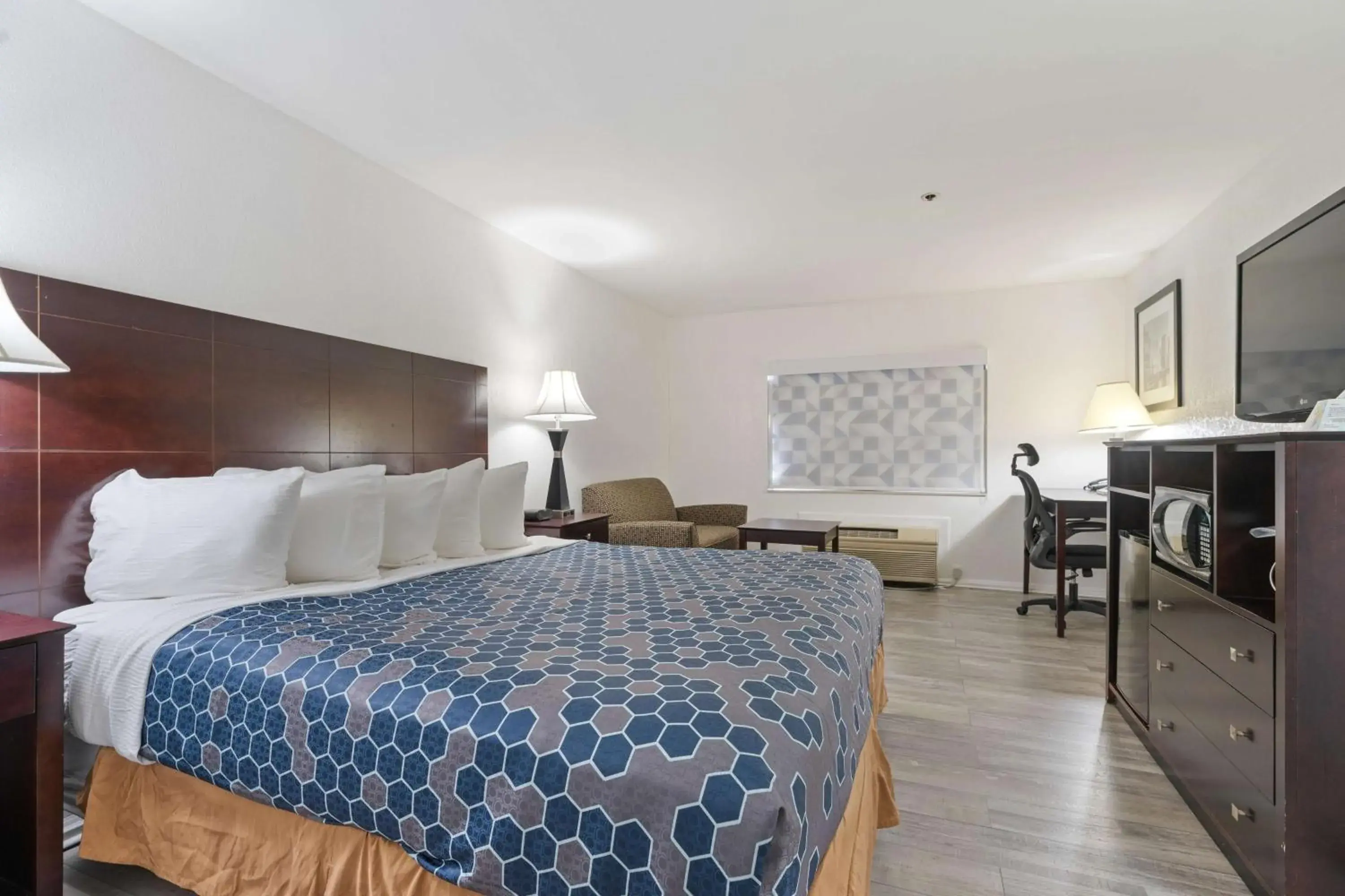 Bedroom, Bed in Best Western Oakbrook Inn Bedroom, Bed in Best Western Oakbrook Inn