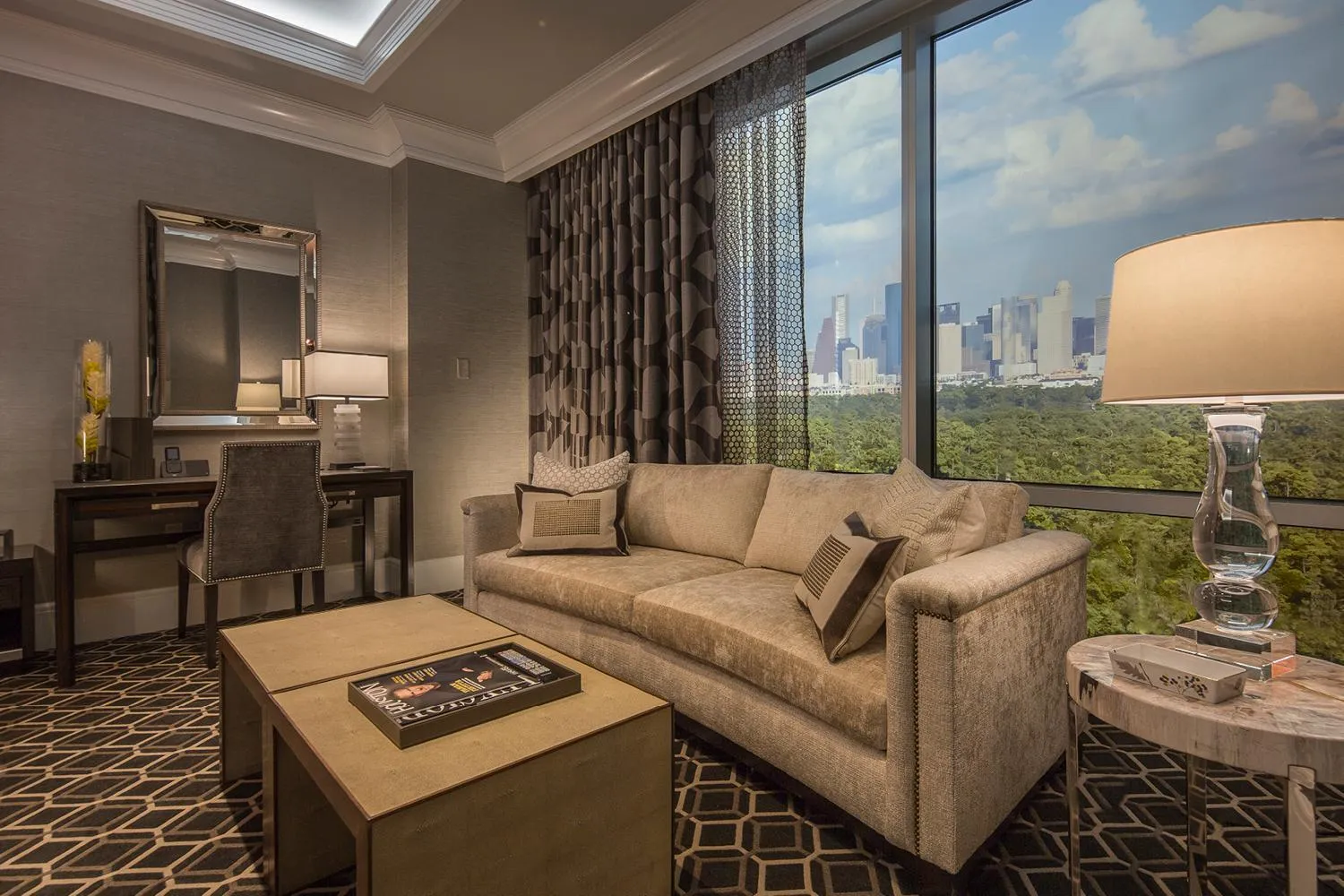 Living room in The Post Oak Hotel at Uptown Houston