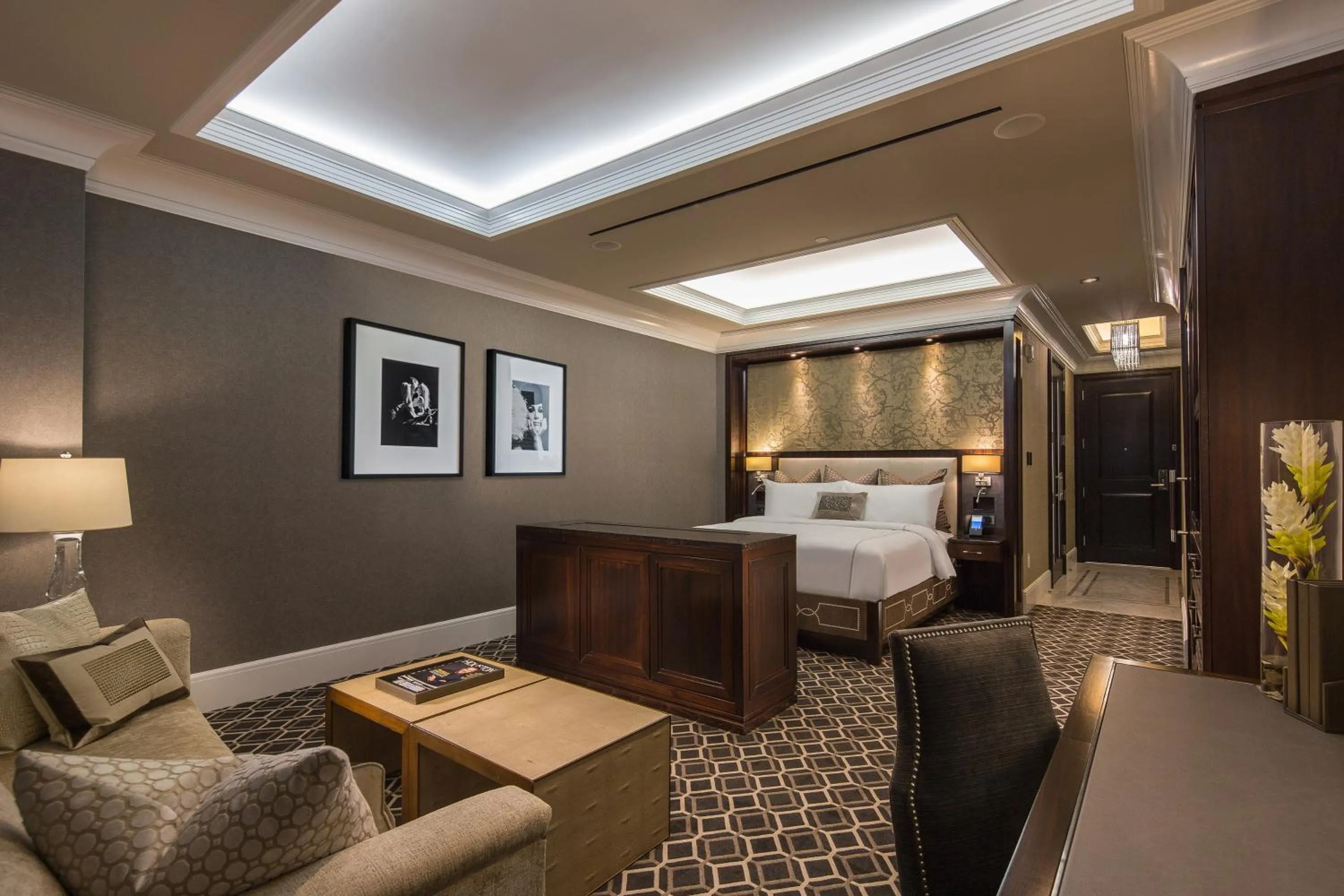 Bed in The Post Oak Hotel at Uptown Houston