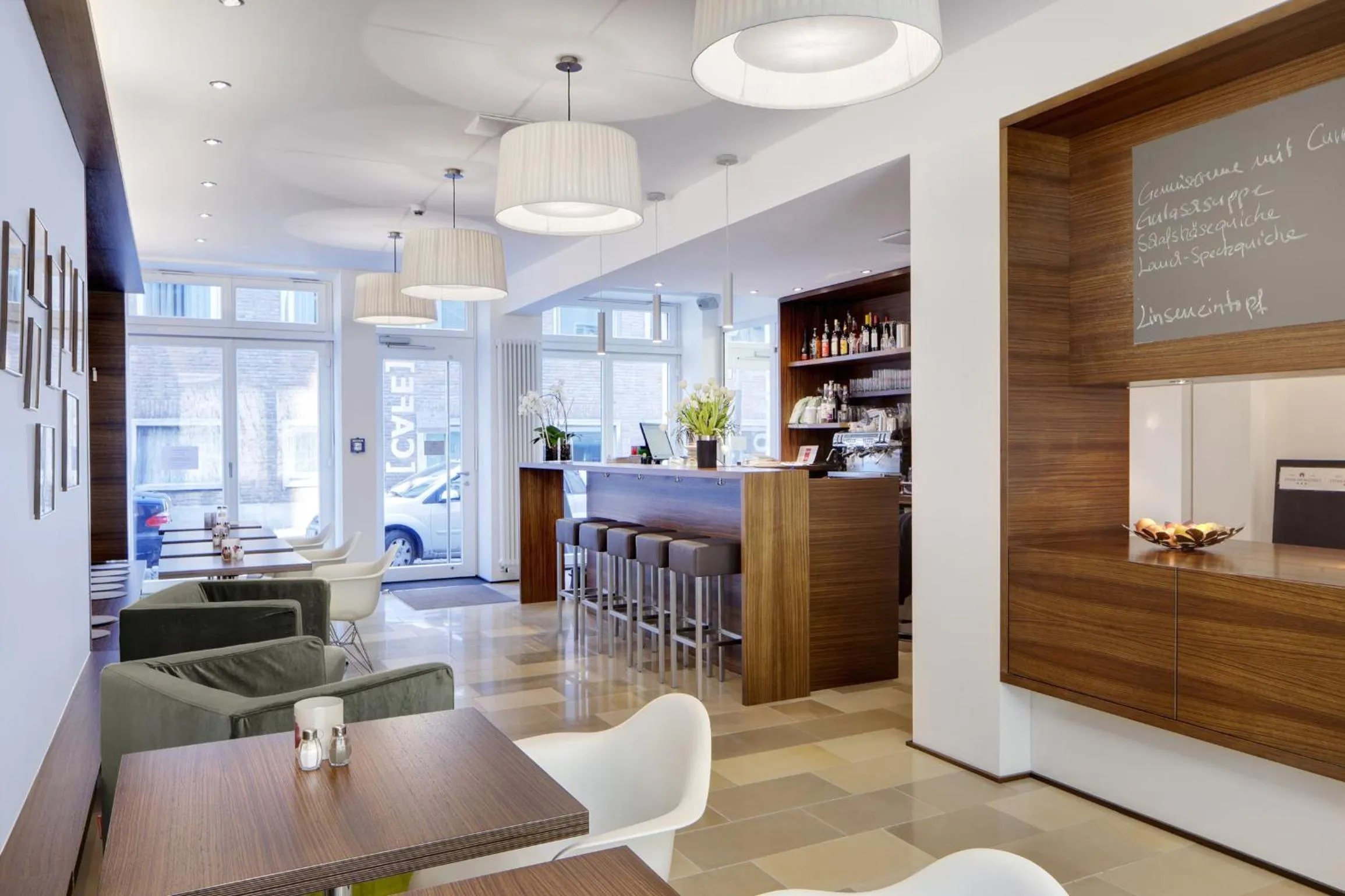 Restaurant/places to eat in Stern am Rathaus