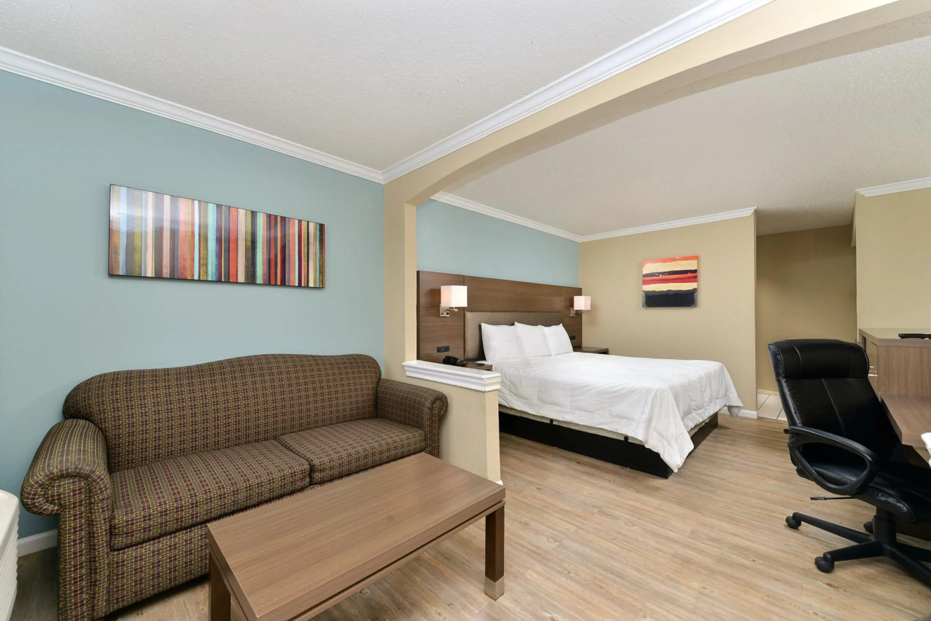 Photo of the whole room, Bed in Inn of the Conchos