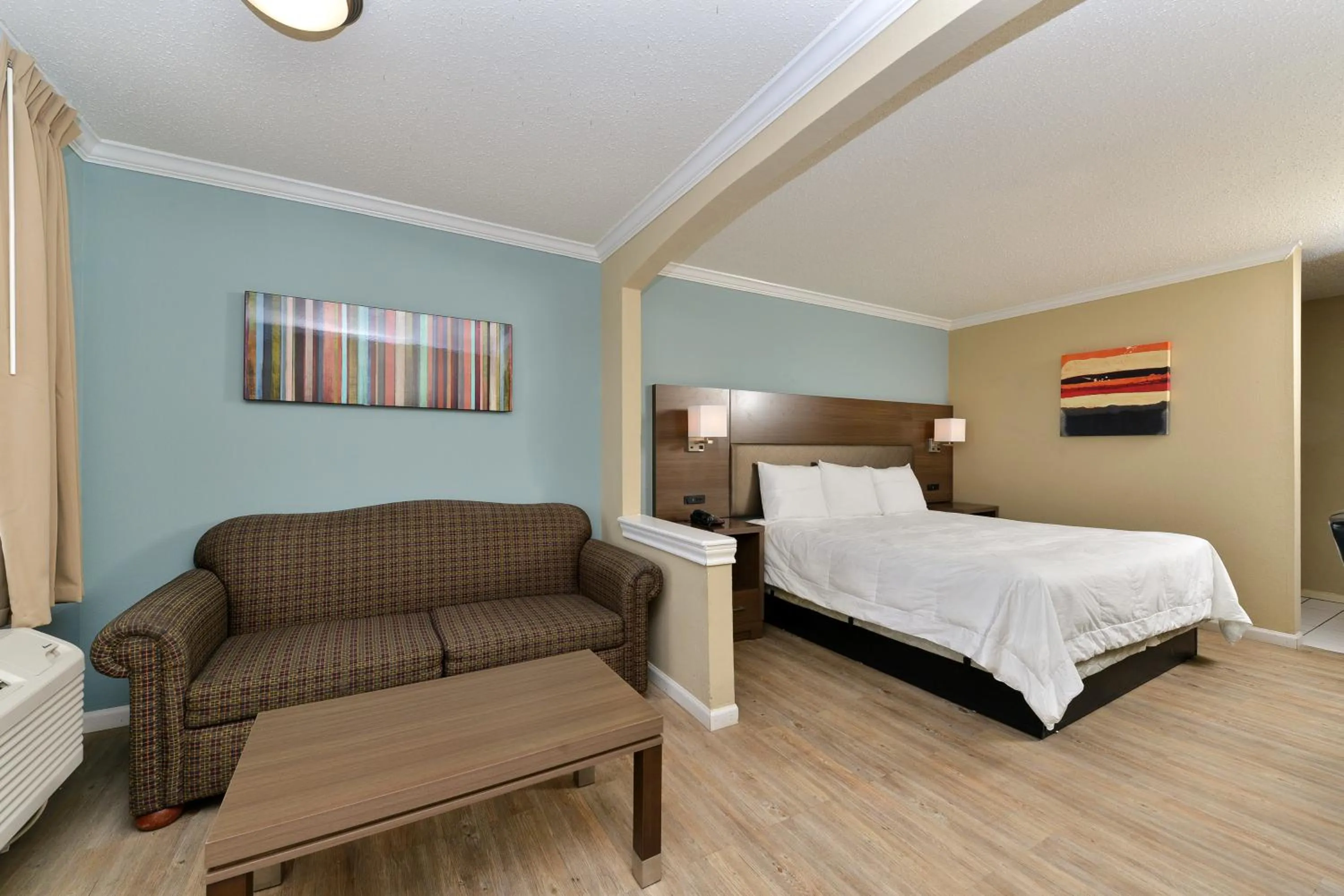 Photo of the whole room, Bed in Inn of the Conchos