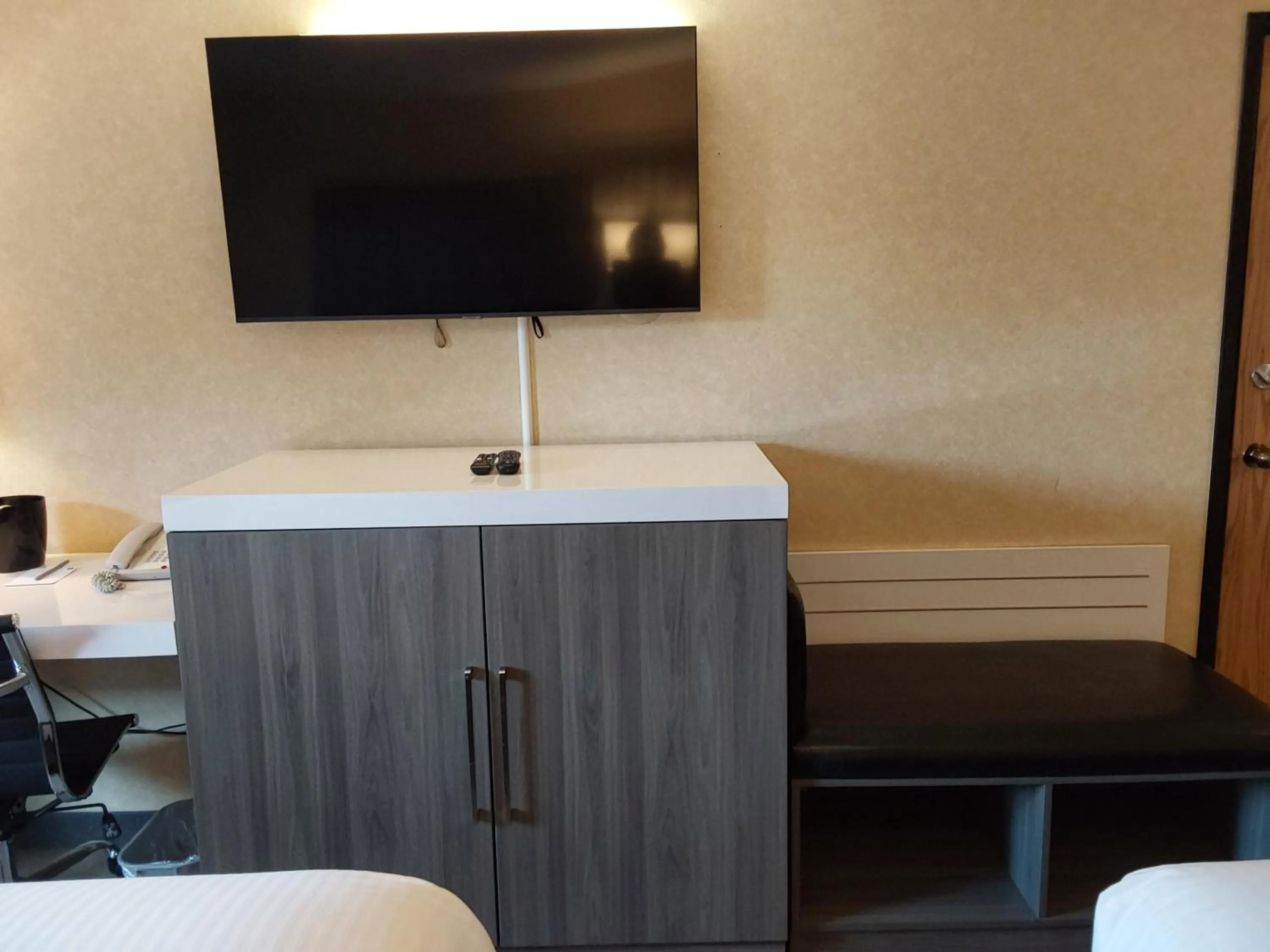 Lavissh inn and Suites