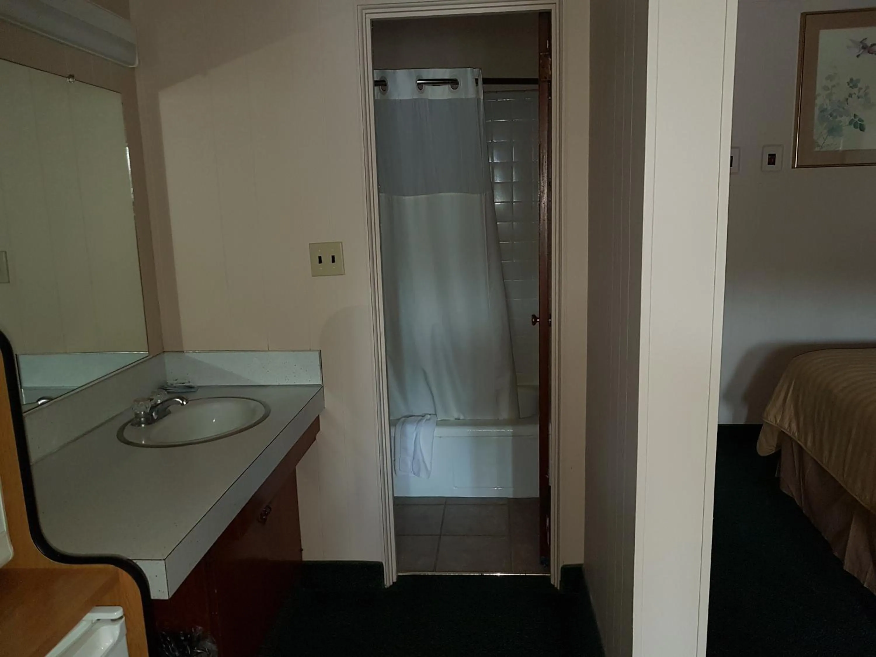 Bed in Townhouse Motel