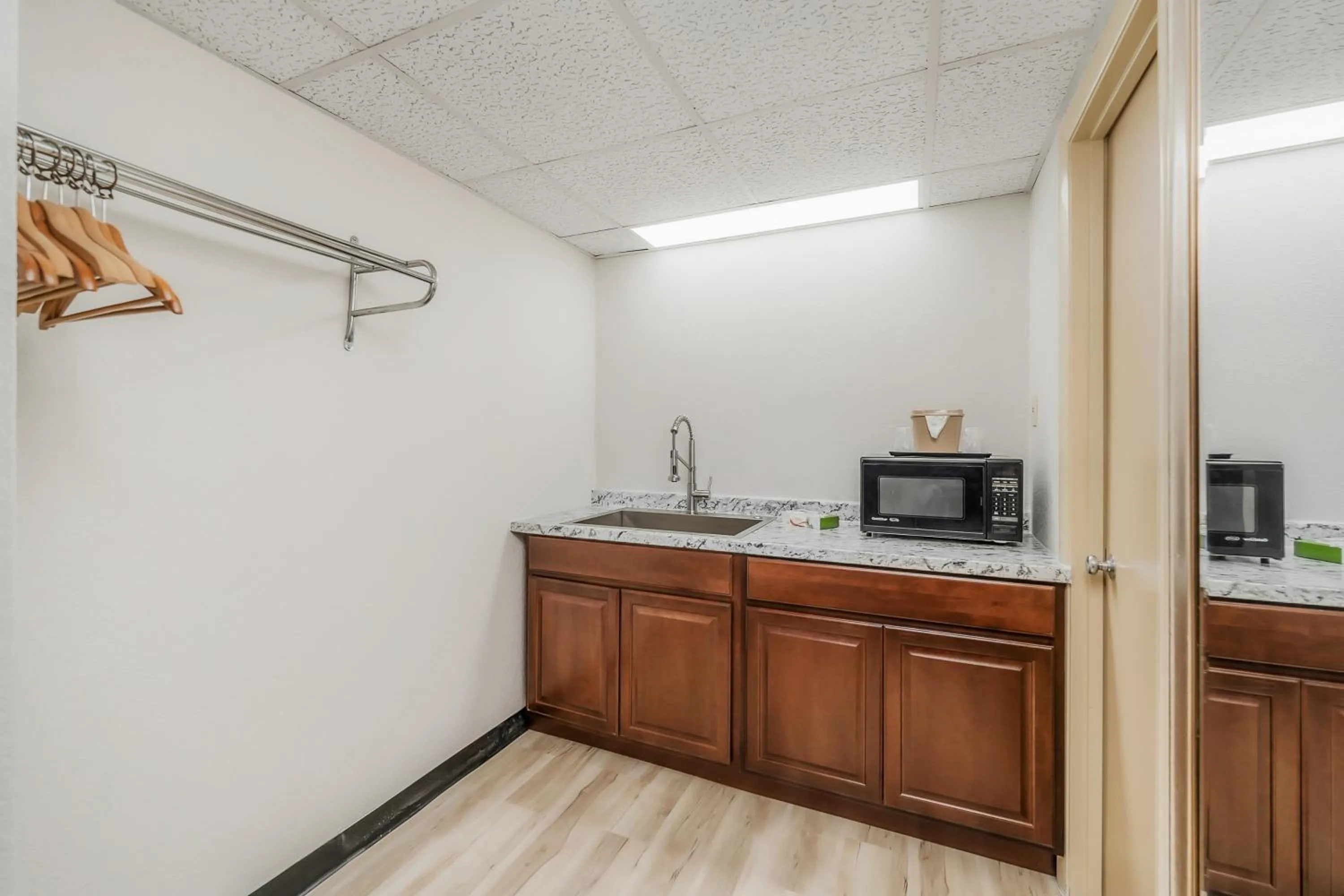 Kitchen or kitchenette in Extended Stay Suites Cookeville - Tennessee Tech
