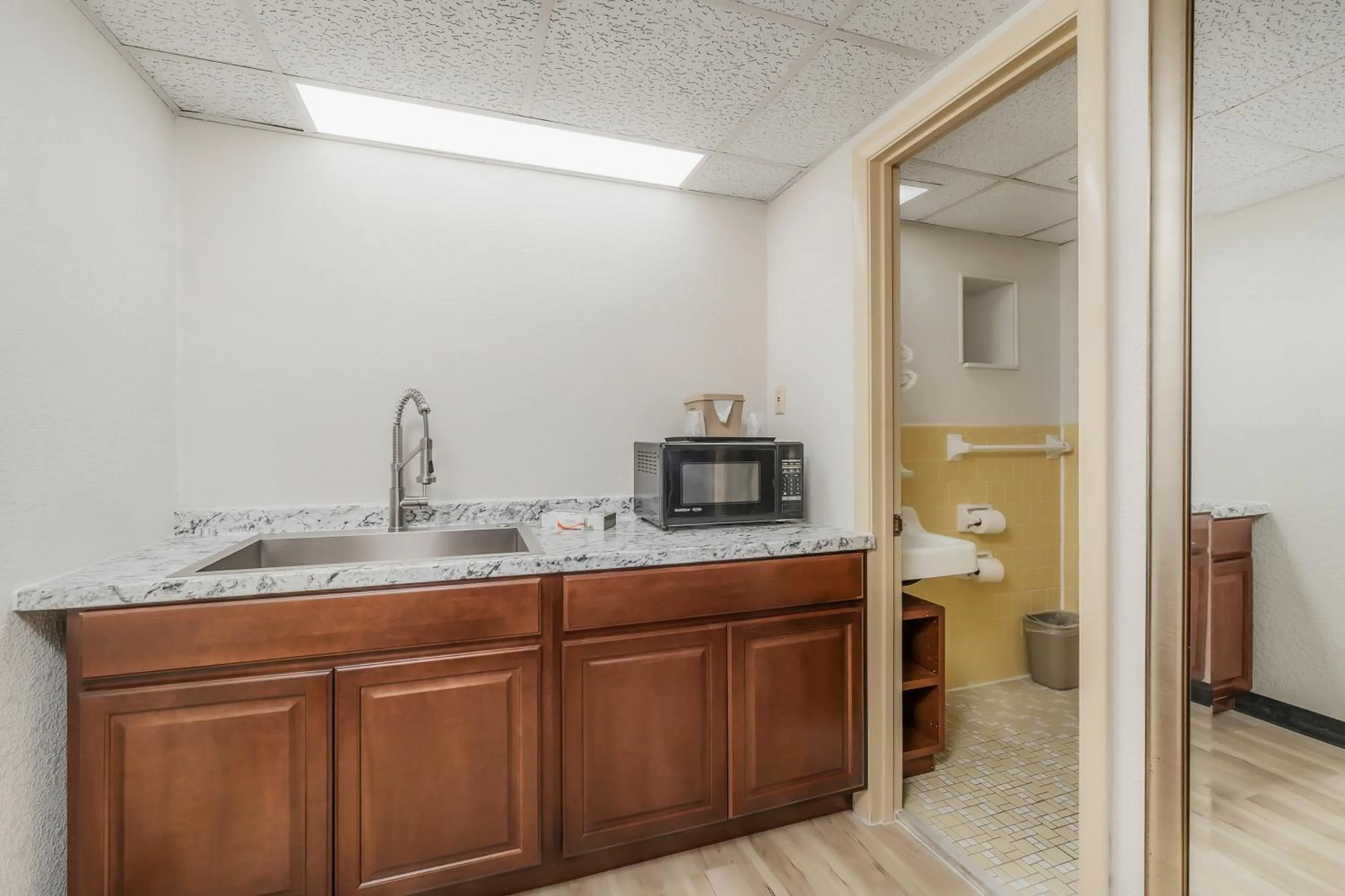 Kitchen or kitchenette in Extended Stay Suites Cookeville - Tennessee Tech