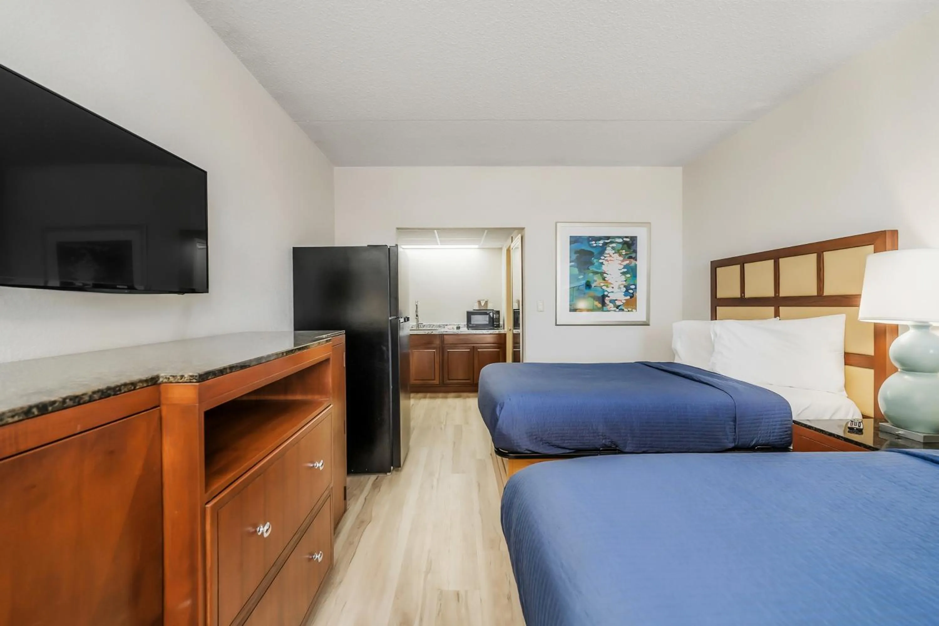 Communal lounge/ TV room, Bed in Extended Stay Suites Cookeville - Tennessee Tech