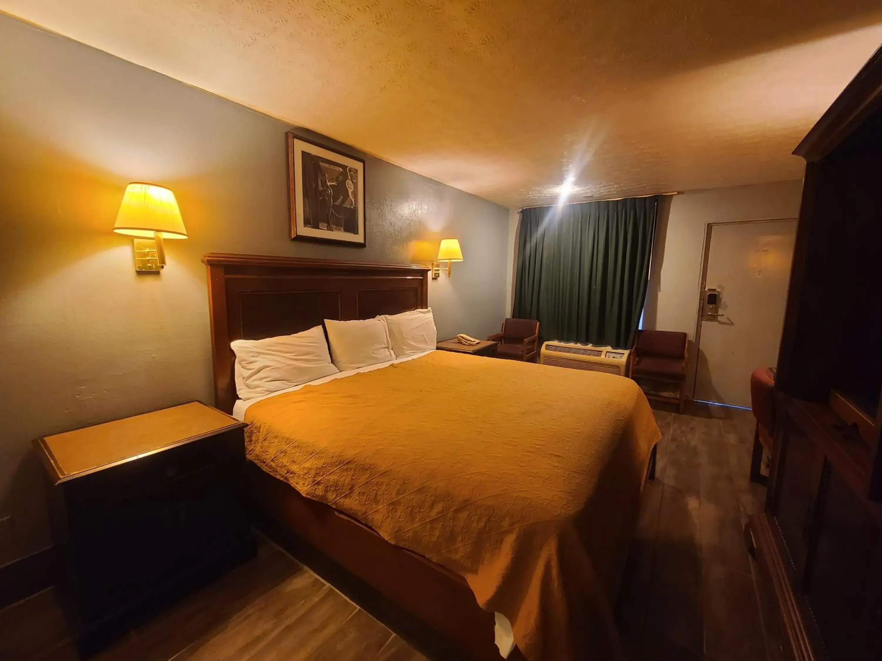 Bed in Garden Inn and Extended Stay Bed in Garden Inn and Extended Stay