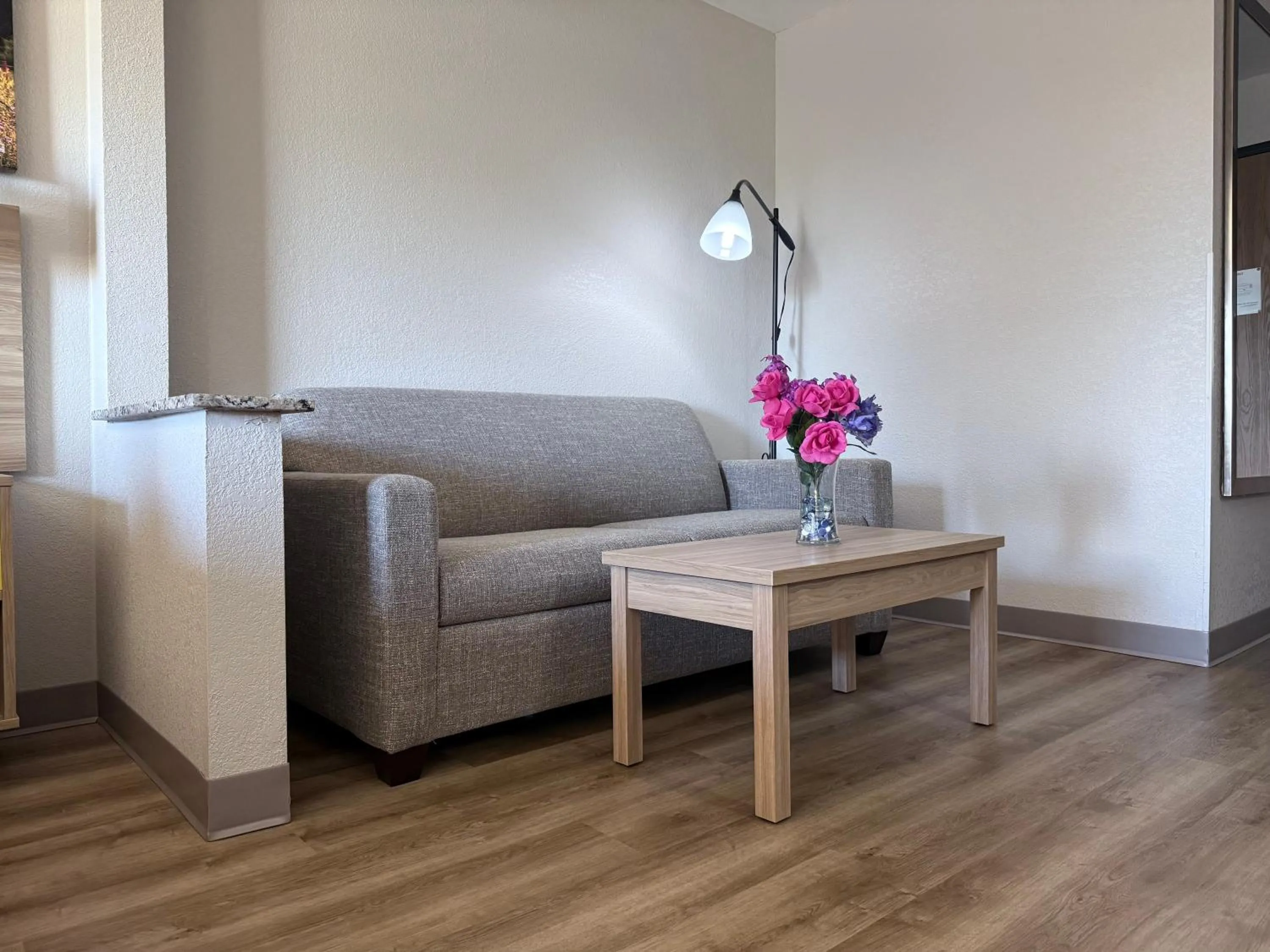 Seating area in Days Inn by Wyndham Mankato