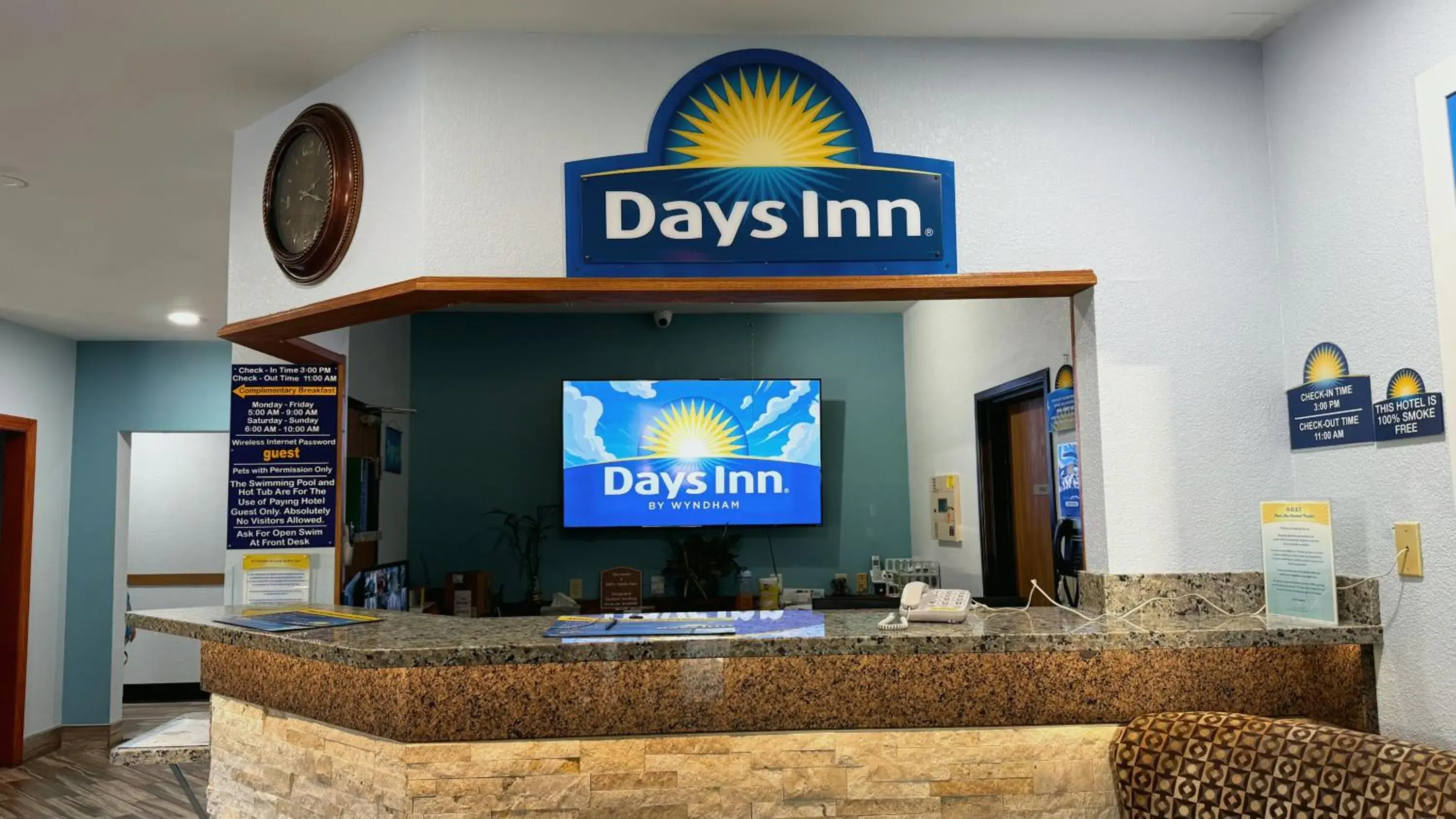 Facade/entrance in Days Inn by Wyndham Mankato Facade/entrance in Days Inn by Wyndham Mankato