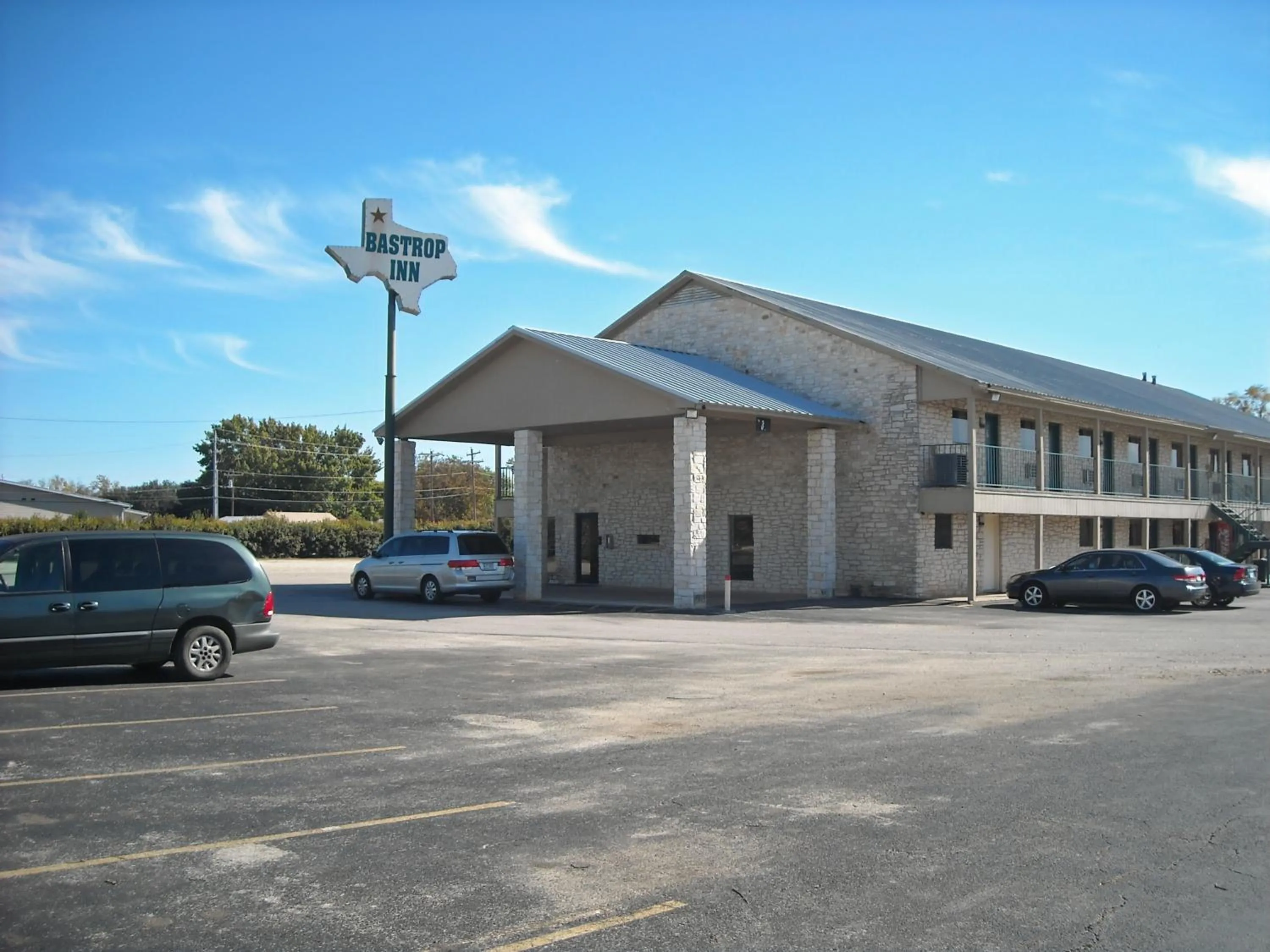 Property building in Bastrop Inn