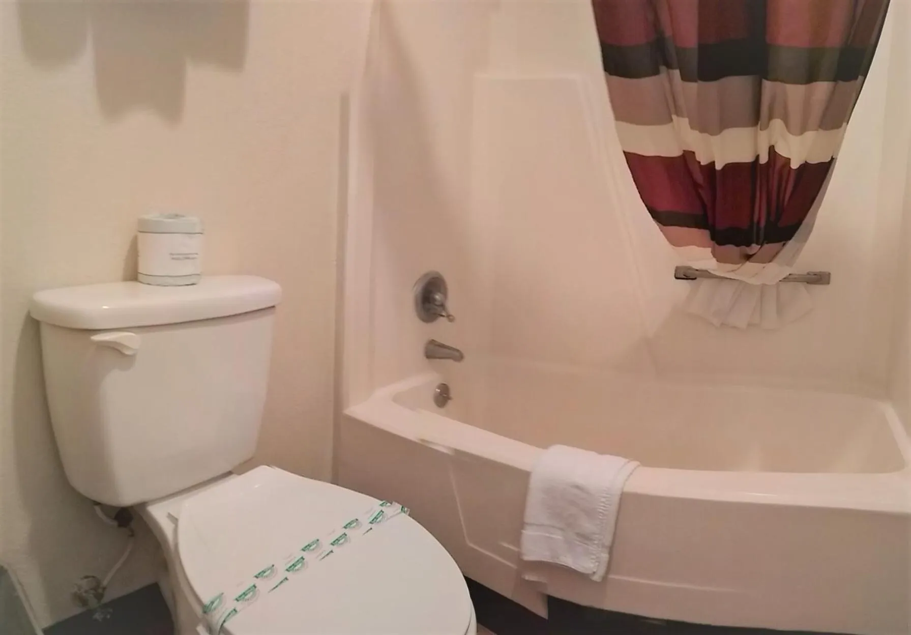 Bathroom in Bastrop Inn