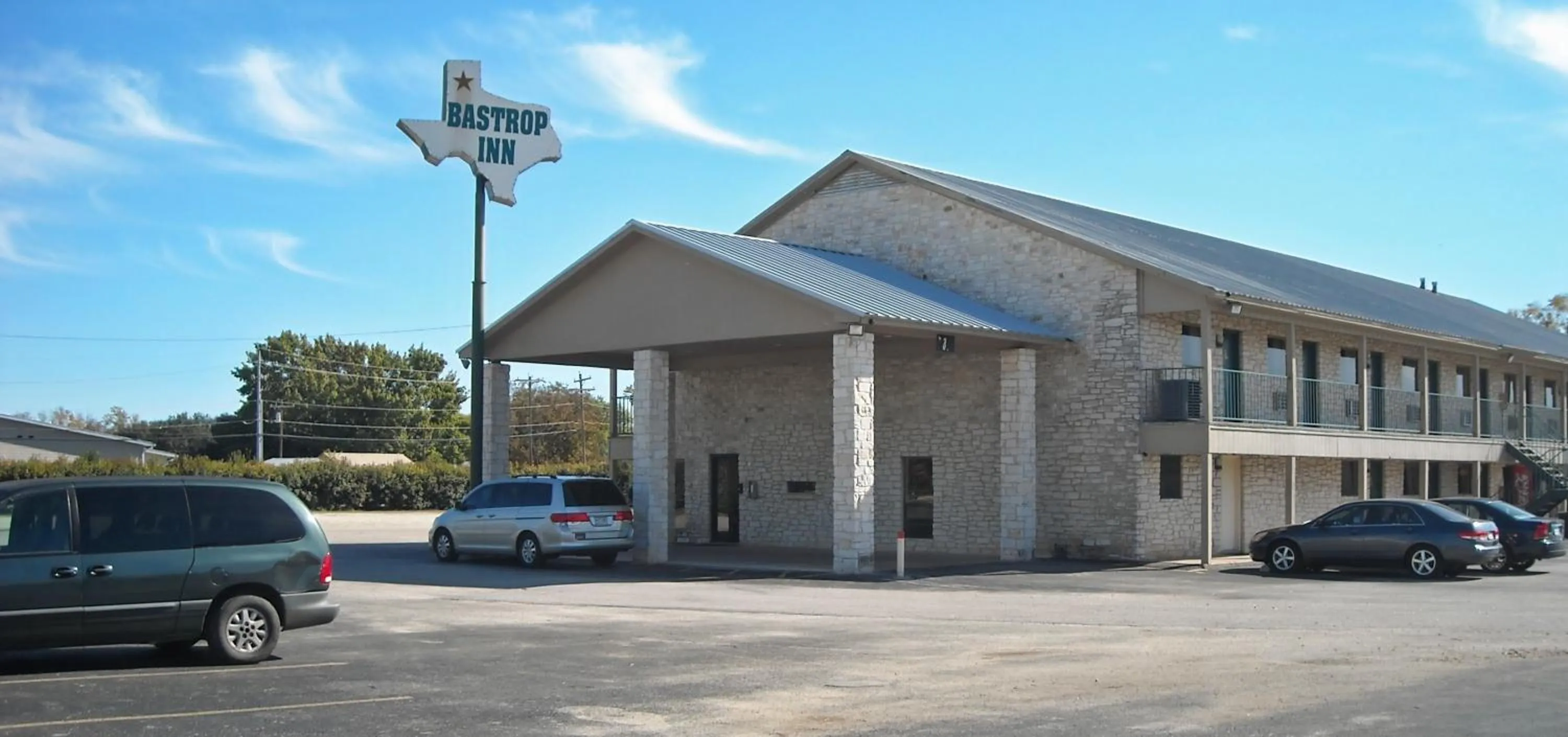 Property building in Bastrop Inn